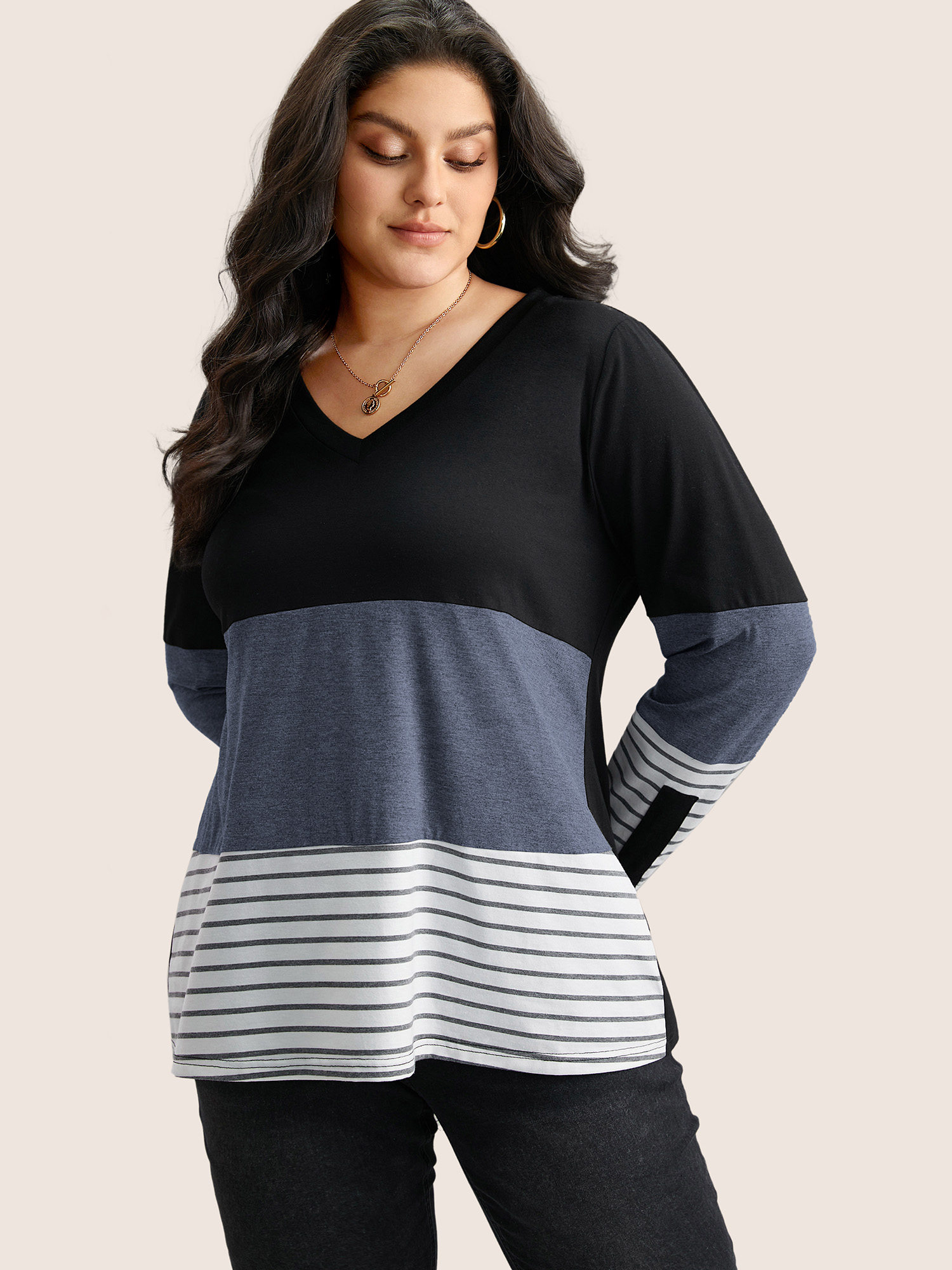 

Plus Size Colorblock Contrast Striped V Neck T-shirt Indigo Women Casual Contrast Striped V-neck Everyday T-shirts BloomChic