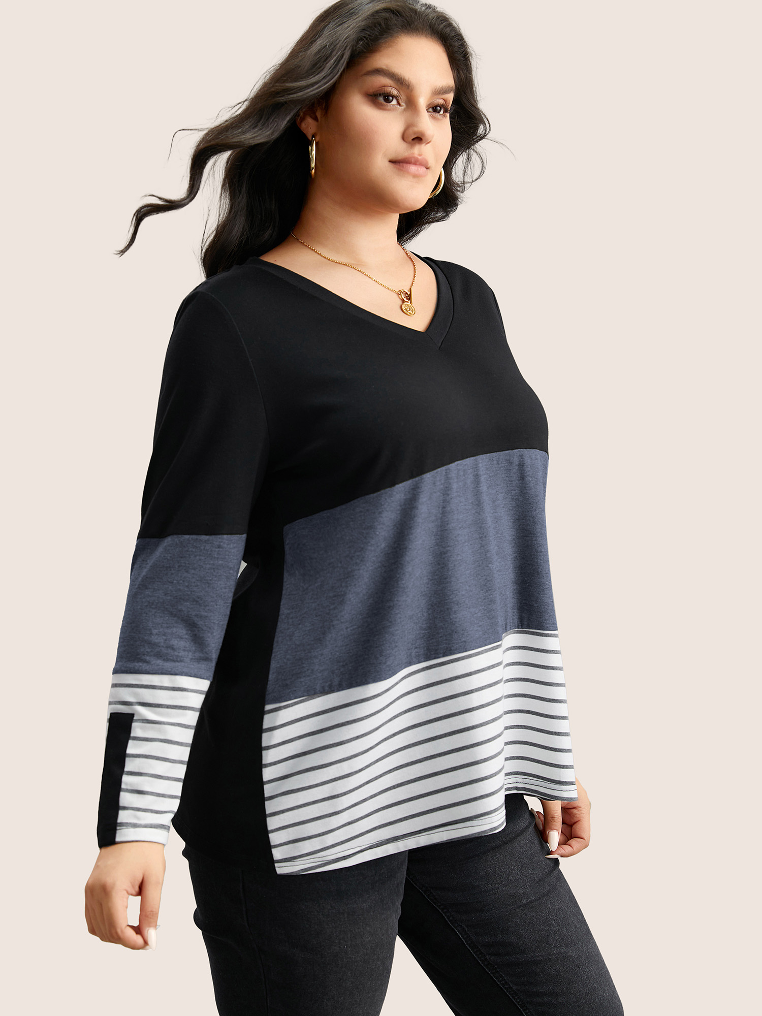 

Plus Size Colorblock Contrast Striped V Neck T-shirt Indigo Women Casual Contrast Striped V-neck Everyday T-shirts BloomChic