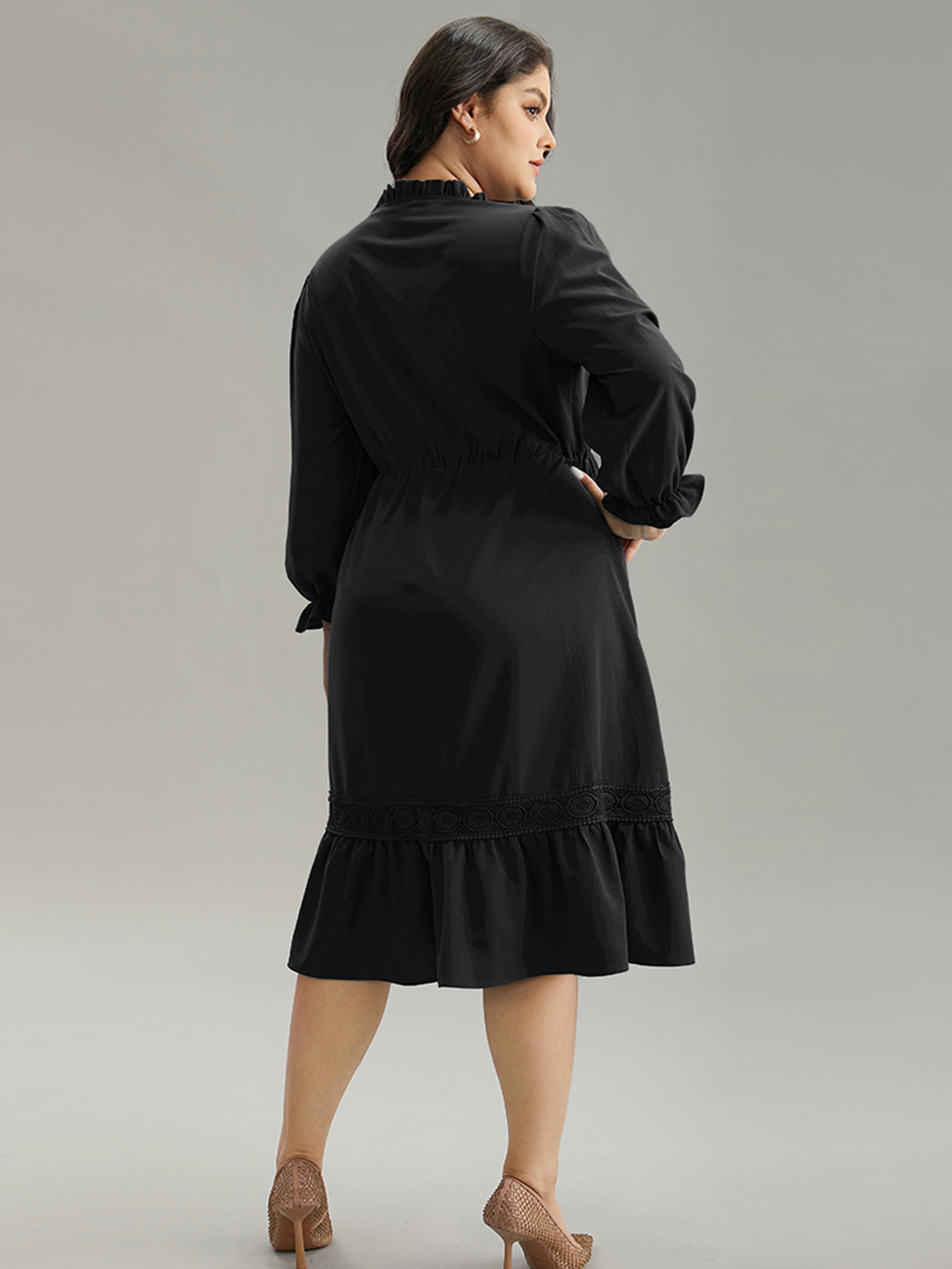 

Plus Size Solid Frill Trim Guipure Lace Flutter Sleeve Dress Black Women At the Office Plain Notched collar Long Sleeve Curvy Midi Dress BloomChic