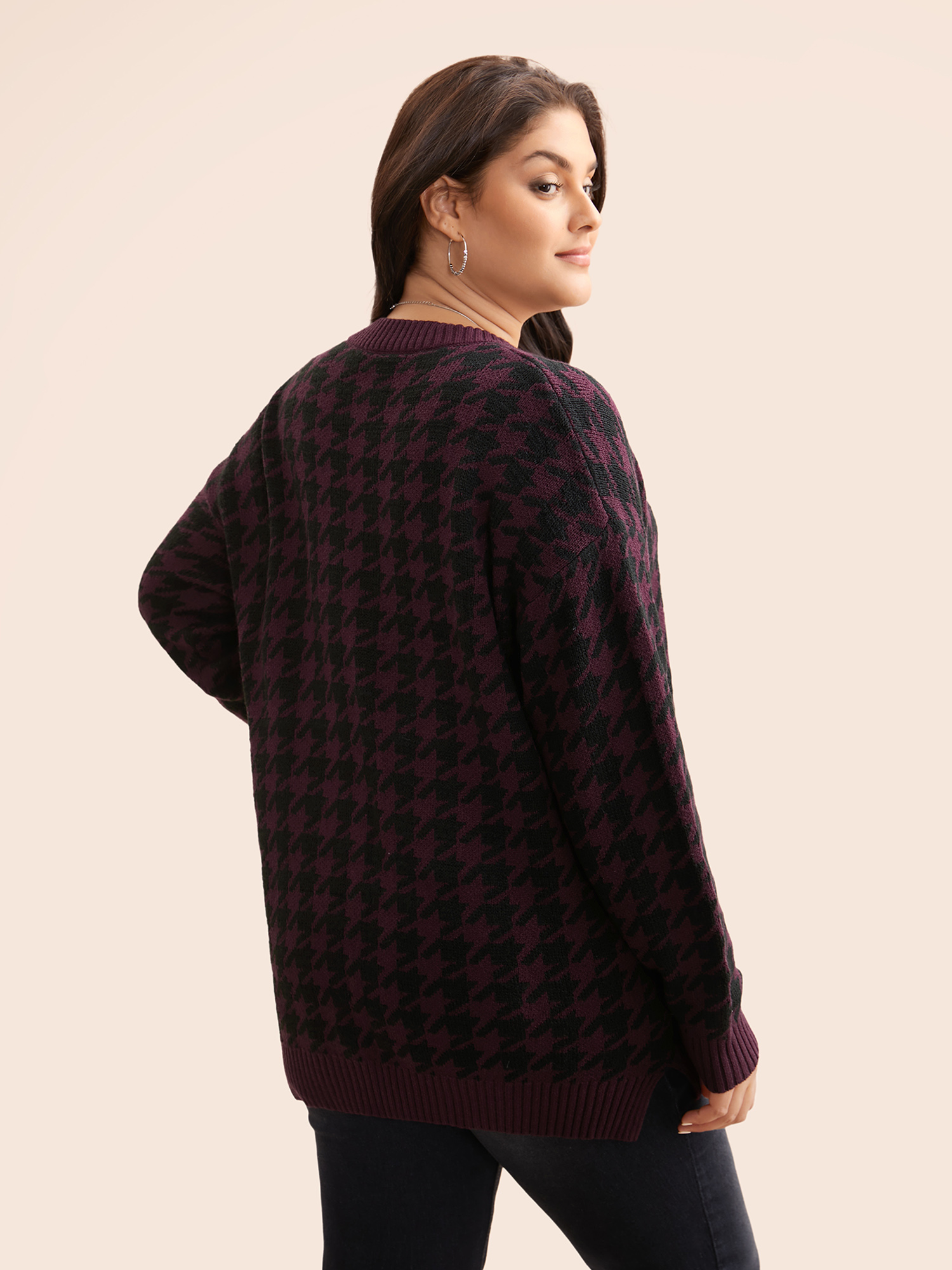 

Plus Size V Neck Houndstooth Drop Shoulder Pullover Plum Women Casual Loose Long Sleeve V-neck Everyday Pullovers BloomChic