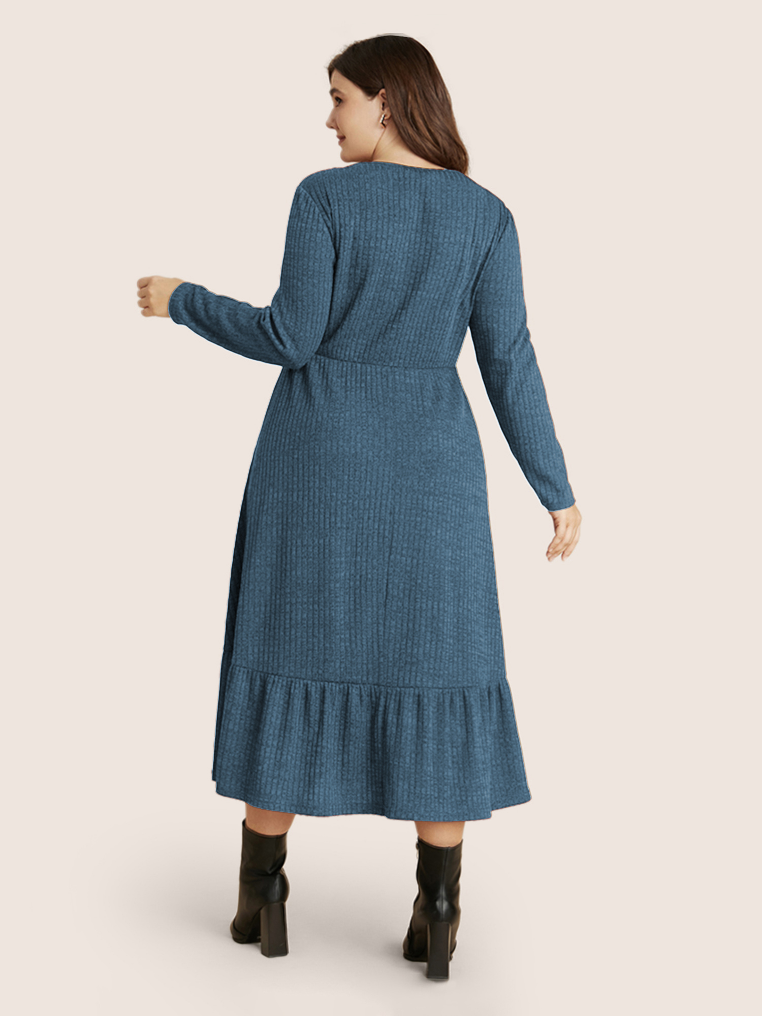 

Plus Size Solid Pocket Rib Knit Ruffle Hem Dress Without Belt Stone Women Basics Non Round Neck Long Sleeve Curvy Midi Dress BloomChic