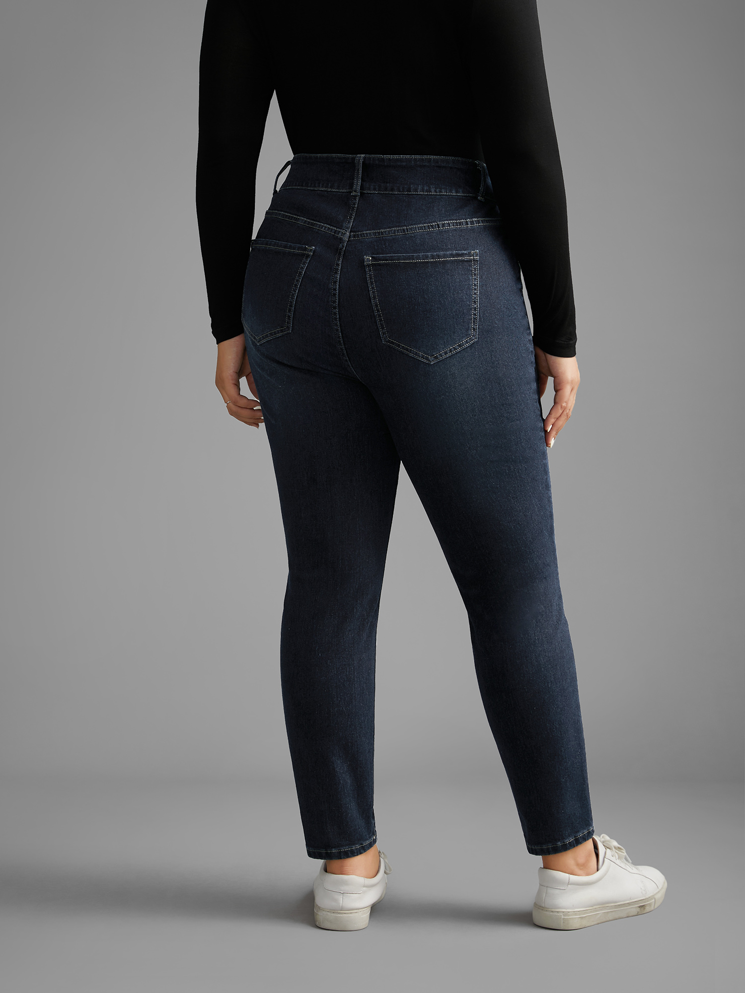 Plus Size Dark Wash Button Up Skinny Jeans Women Darkindigo Casual Button Medium stretch Slanted pocket Jeans BloomChic 12/L 