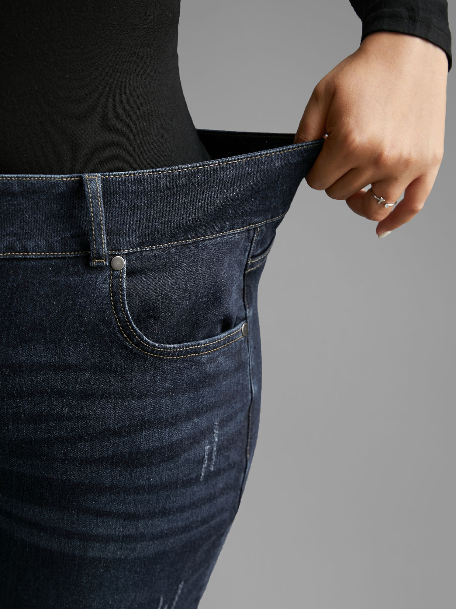 Plus Size Dark Wash Button Up Skinny Jeans Women Darkindigo Casual Button Medium stretch Slanted pocket Jeans BloomChic 12/L 