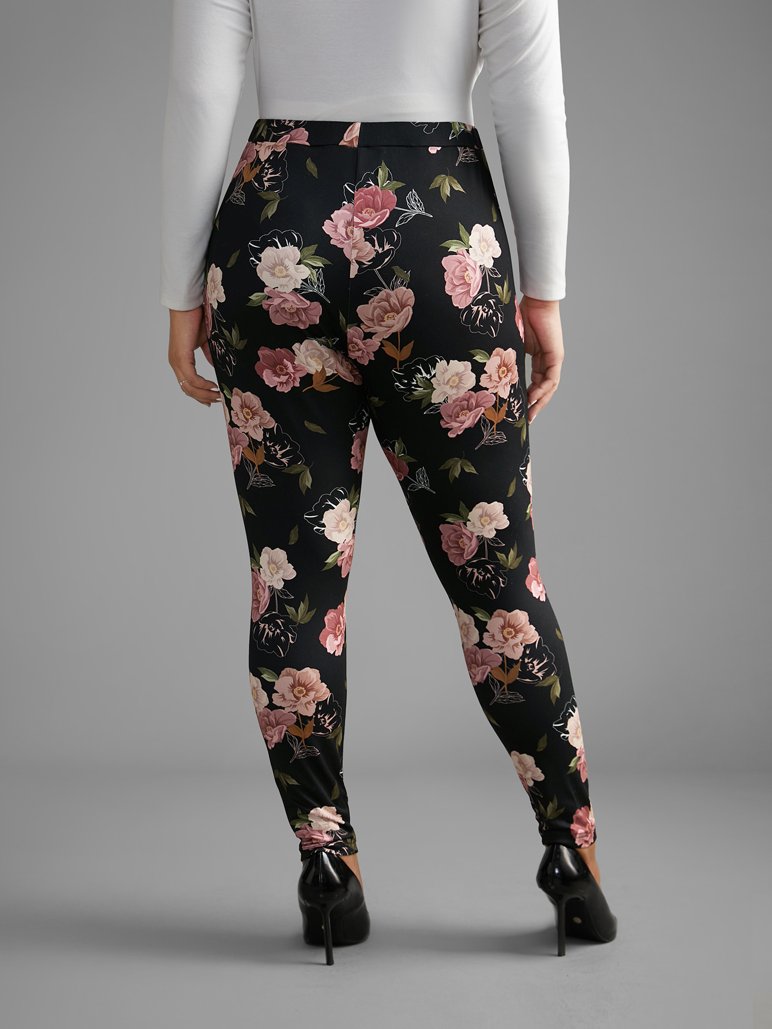 Plus Size Floral Mid Rise Skinny Leggings Women BlackFlower Elegant Medium stretch Skinny Mid Rise Everyday Leggings BloomChic 14-16/1X 