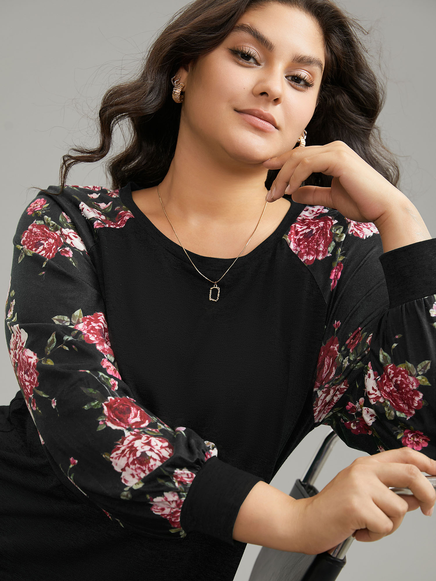 Plus Size Floral Patchwork Crew Neck Raglan Sleeve T-shirt Black Women Elegant Printed Floral Round Neck Dailywear T-shirts BloomChic 18-20/2X 