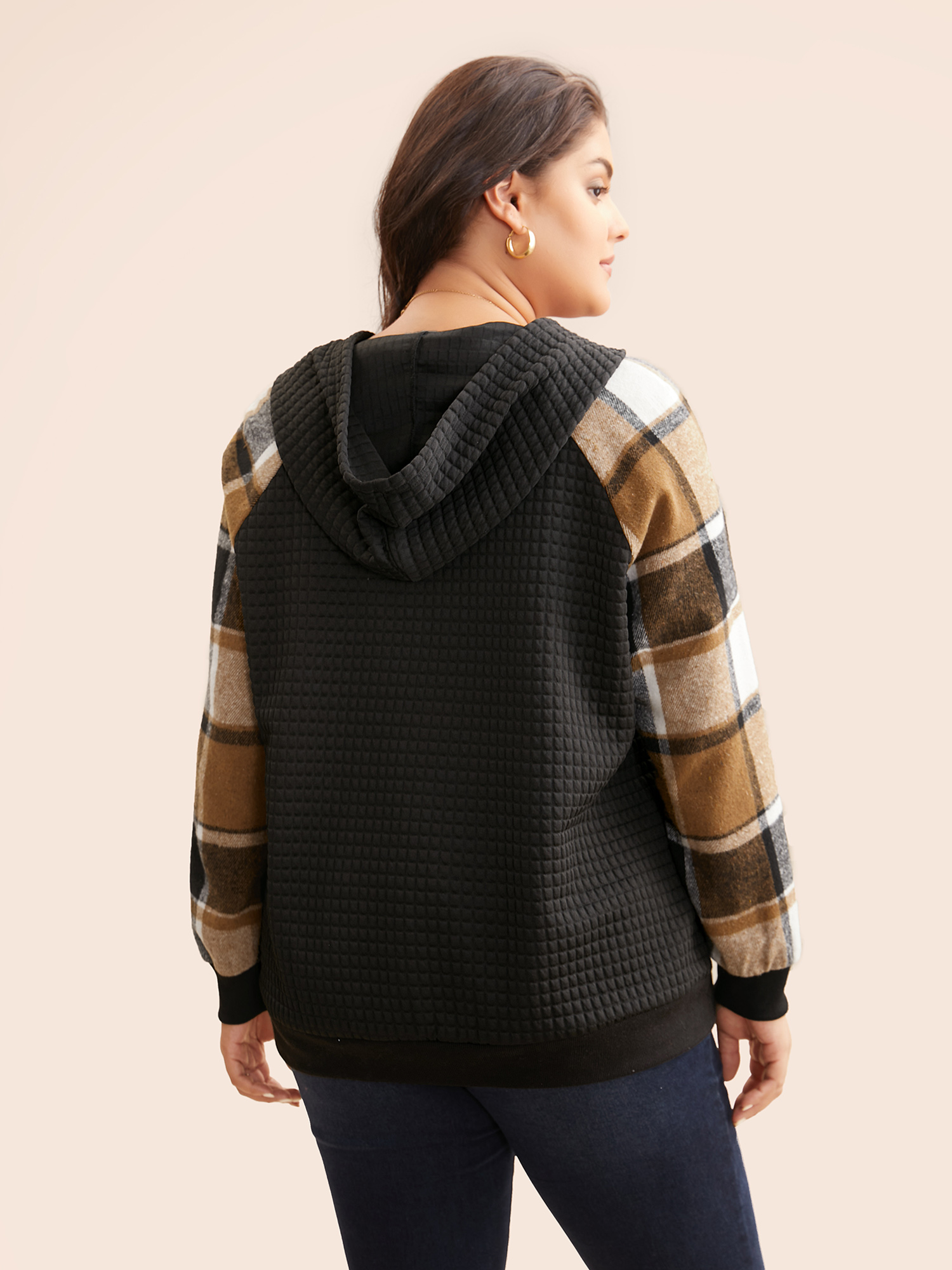 Plus Size Plaid Patchwork Hooded Raglan Sleeve Sweatshirt Women Black Casual Texture Hooded Everyday Sweatshirts BloomChic 26/4X 