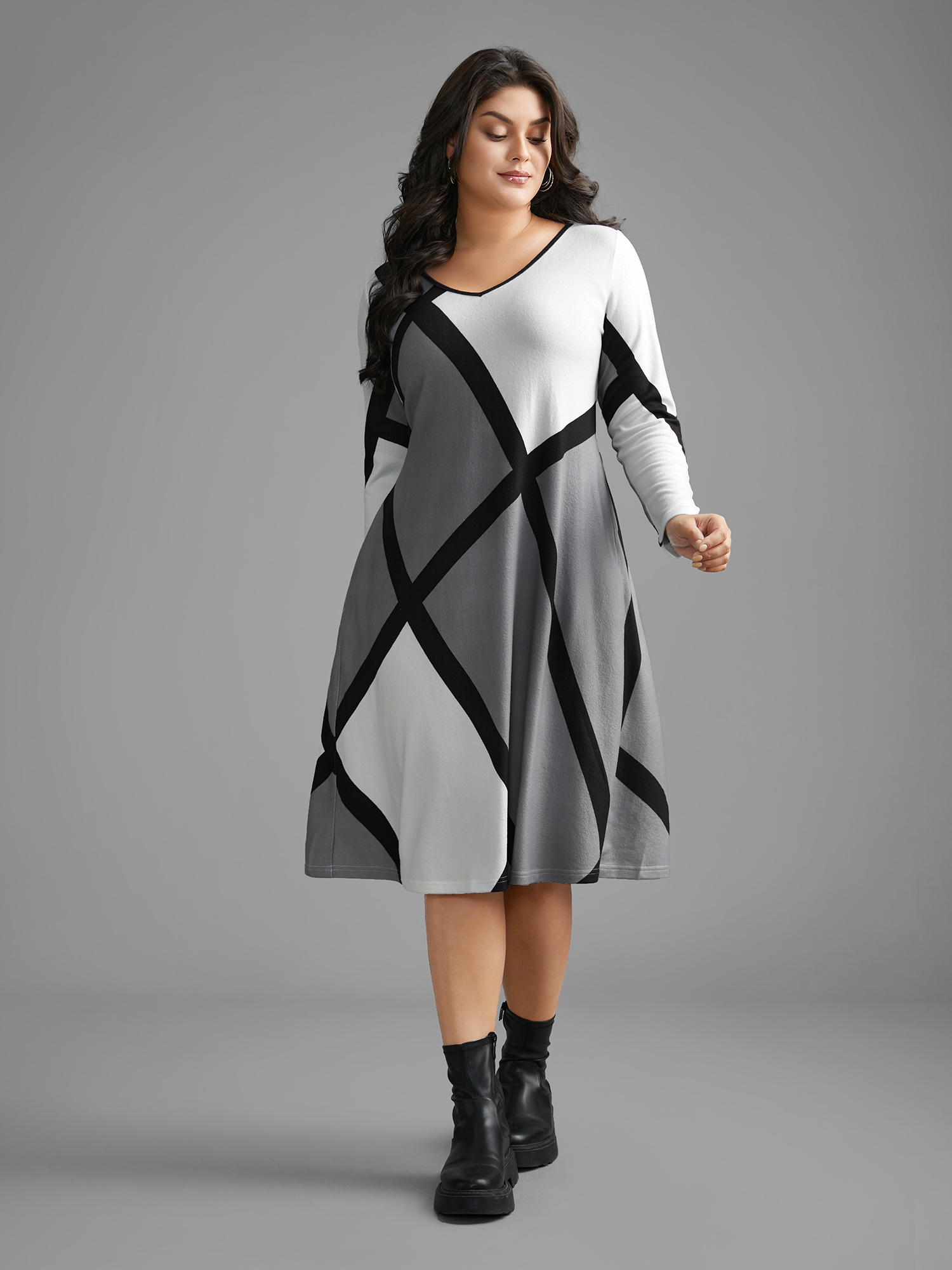 

Plus Size V Neck Colorblock Contrast Pocket Dress Mediumgray Women Casual Contrast V-neck Long Sleeve Curvy BloomChic