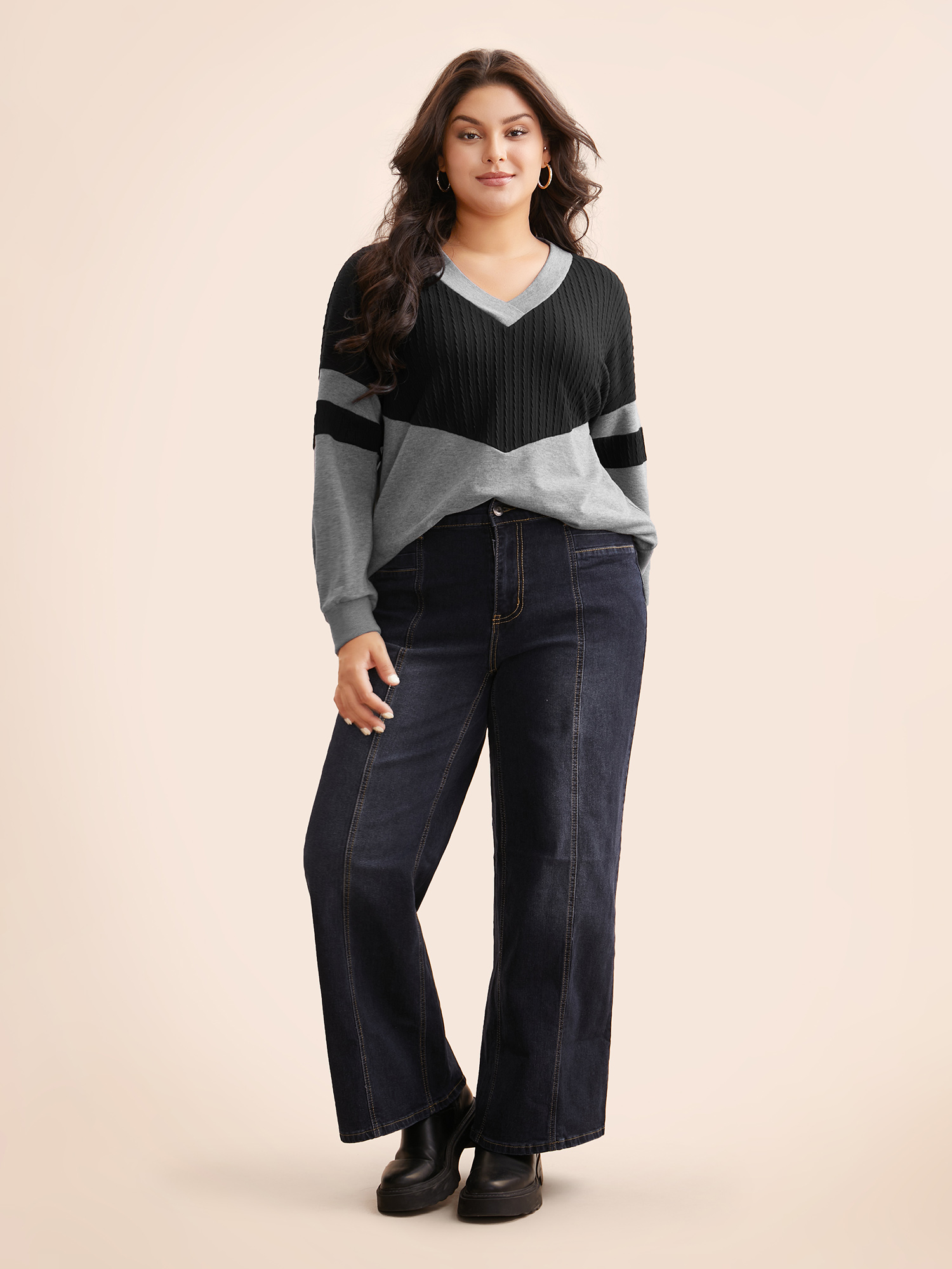 Plus Size Texture Patchwork Contrast V Neck Sweatshirt Women Black Casual Texture Loose V-neck Everyday Sweatshirts BloomChic 12/L 