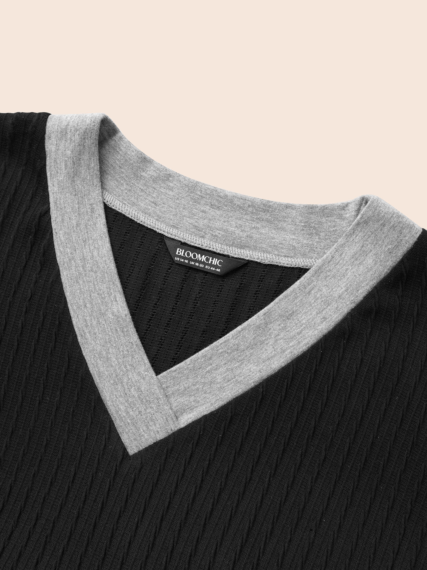 Plus Size Texture Patchwork Contrast V Neck Sweatshirt Women Black Casual Texture Loose V-neck Everyday Sweatshirts BloomChic 12/L 
