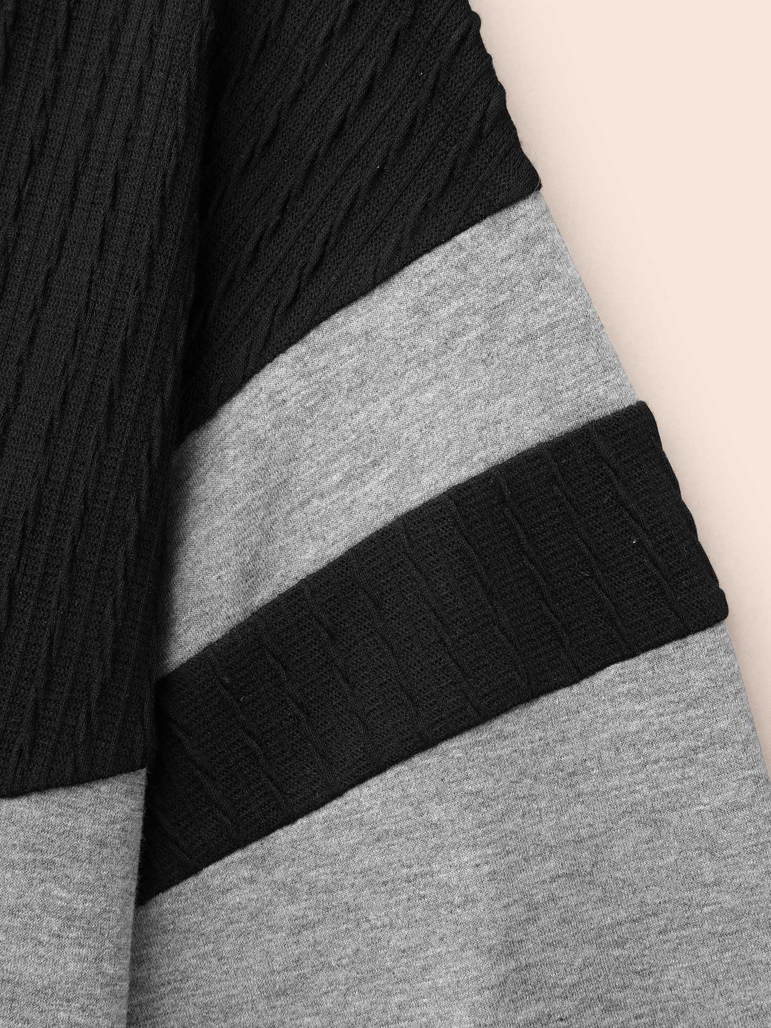 Plus Size Texture Patchwork Contrast V Neck Sweatshirt Women Black Casual Texture Loose V-neck Everyday Sweatshirts BloomChic 12/L 