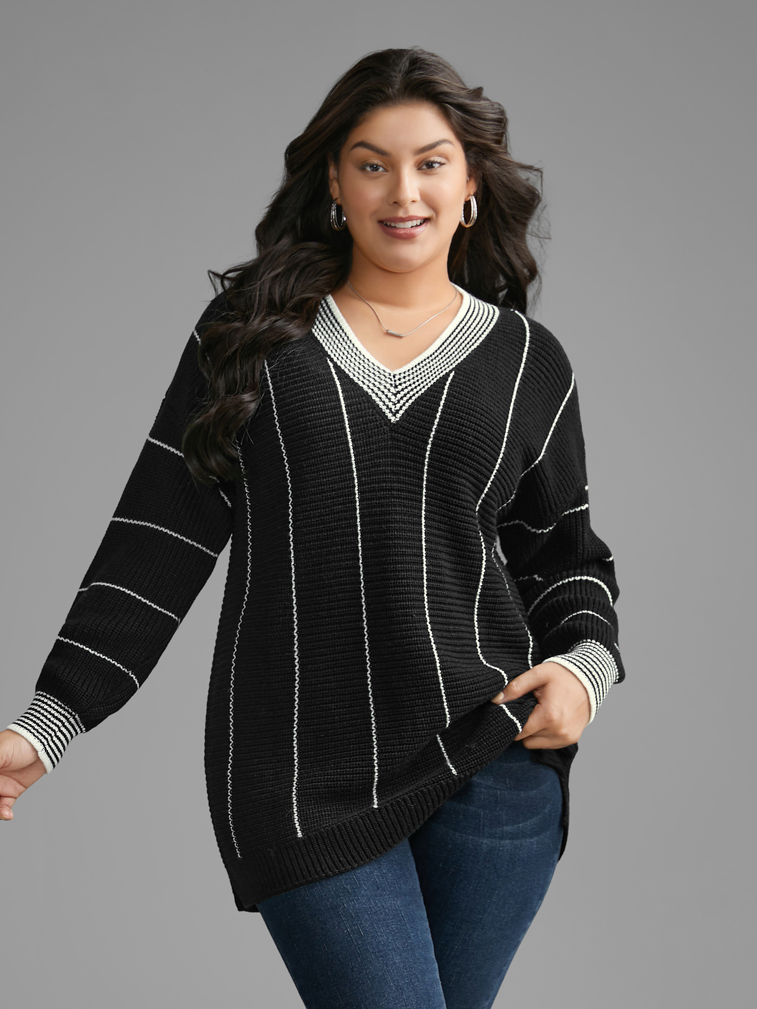 

Plus Size Texture Contrast Striped Lantern Sleeve Pullover Black Women Casual Loose Long Sleeve V-neck Everyday Pullovers BloomChic