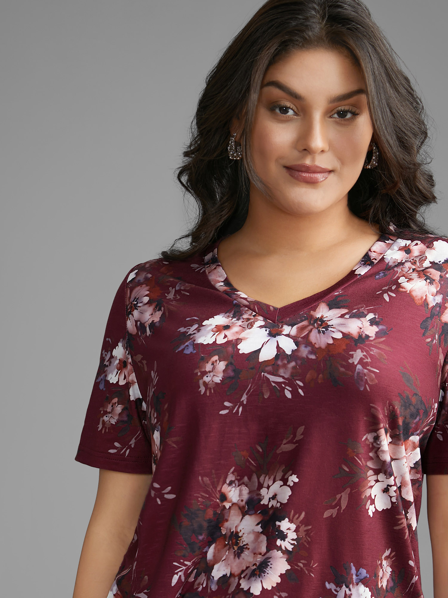 Plus Size Floral Print V Neck Stretchy T-shirt Deepred Women Elegant Non Natural Flowers V-neck Everyday T-shirts BloomChic 18-20/2X 