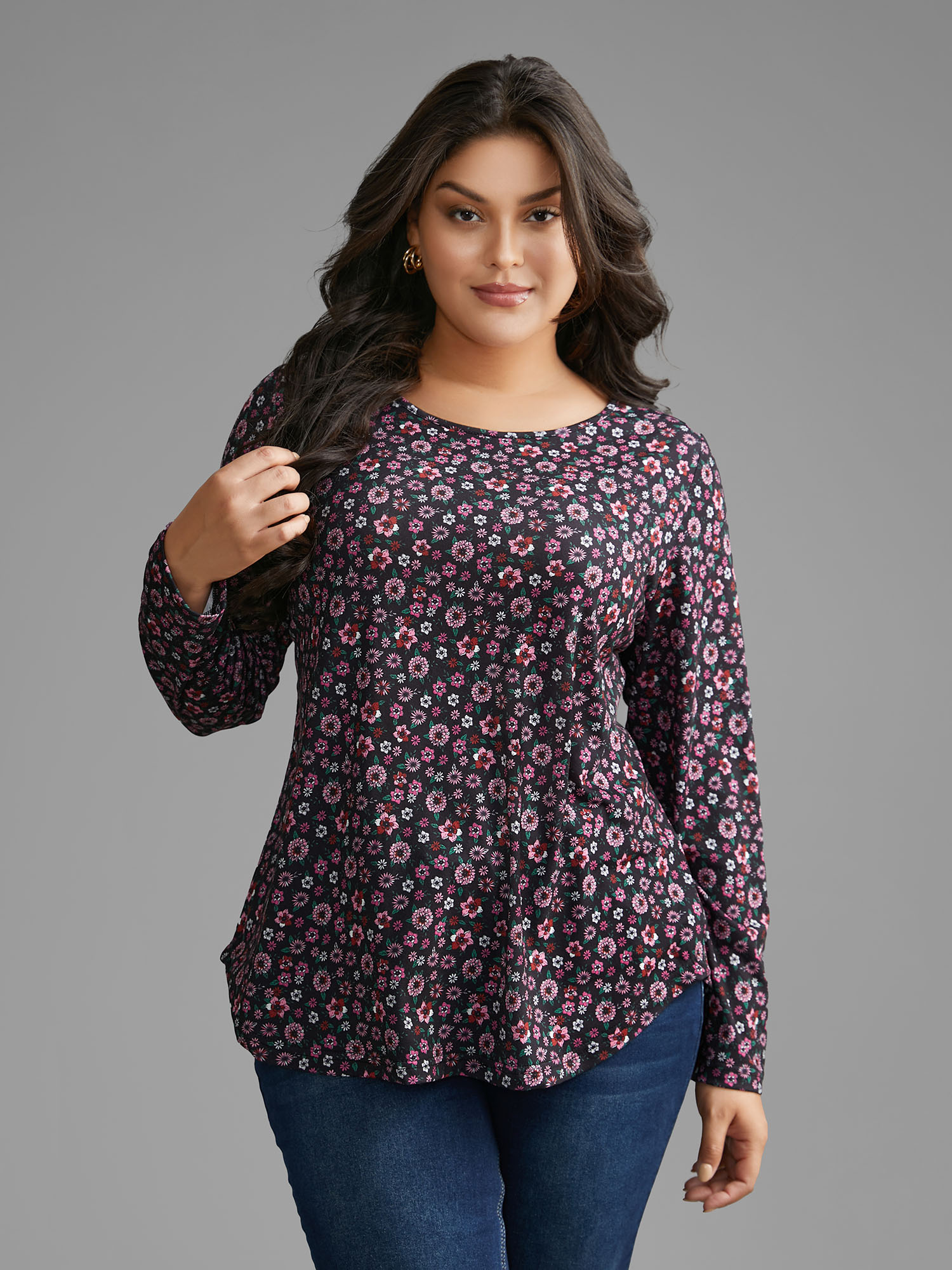 Plus Size Ditsy Floral Crew Neck Curved Hem T-shirt Multicolor Women Elegant Non Natural Flowers Round Neck Everyday T-shirts BloomChic 18-20/2X 