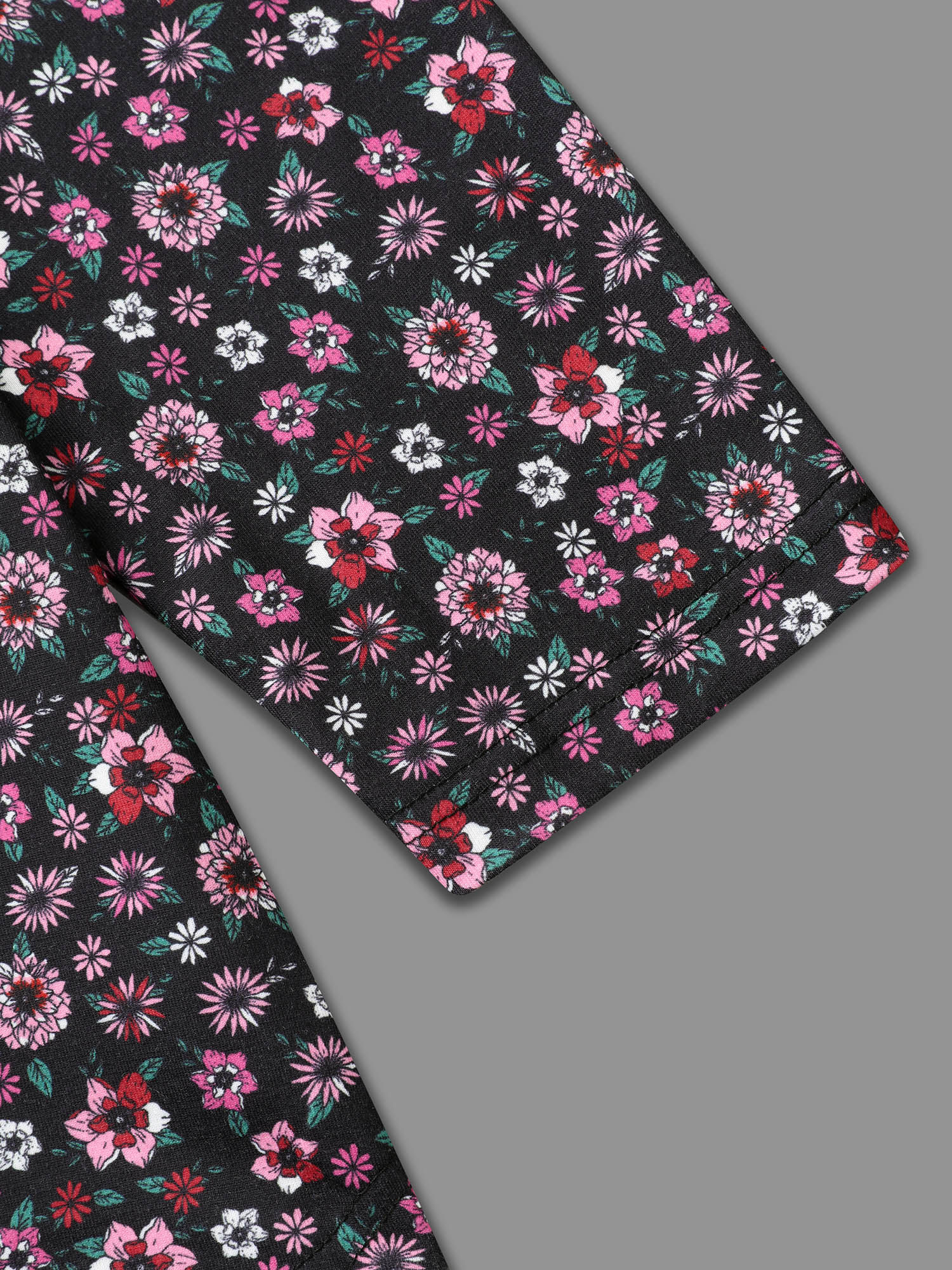Plus Size Ditsy Floral Crew Neck Curved Hem T-shirt Multicolor Women Elegant Non Natural Flowers Round Neck Everyday T-shirts BloomChic 18-20/2X 