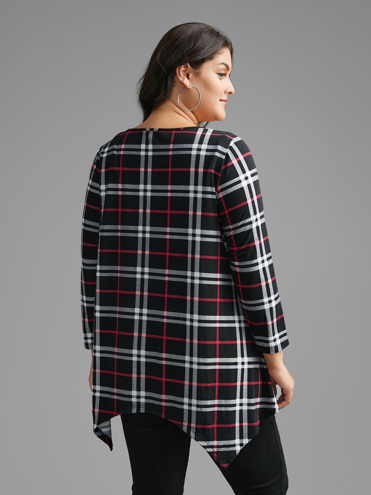 Plus Size Plaid Asymmetrical Hem Pocket T-shirt Black Women Casual Asymmetrical Round Neck Loose Everyday T-shirts BloomChic 22-24/3X 
