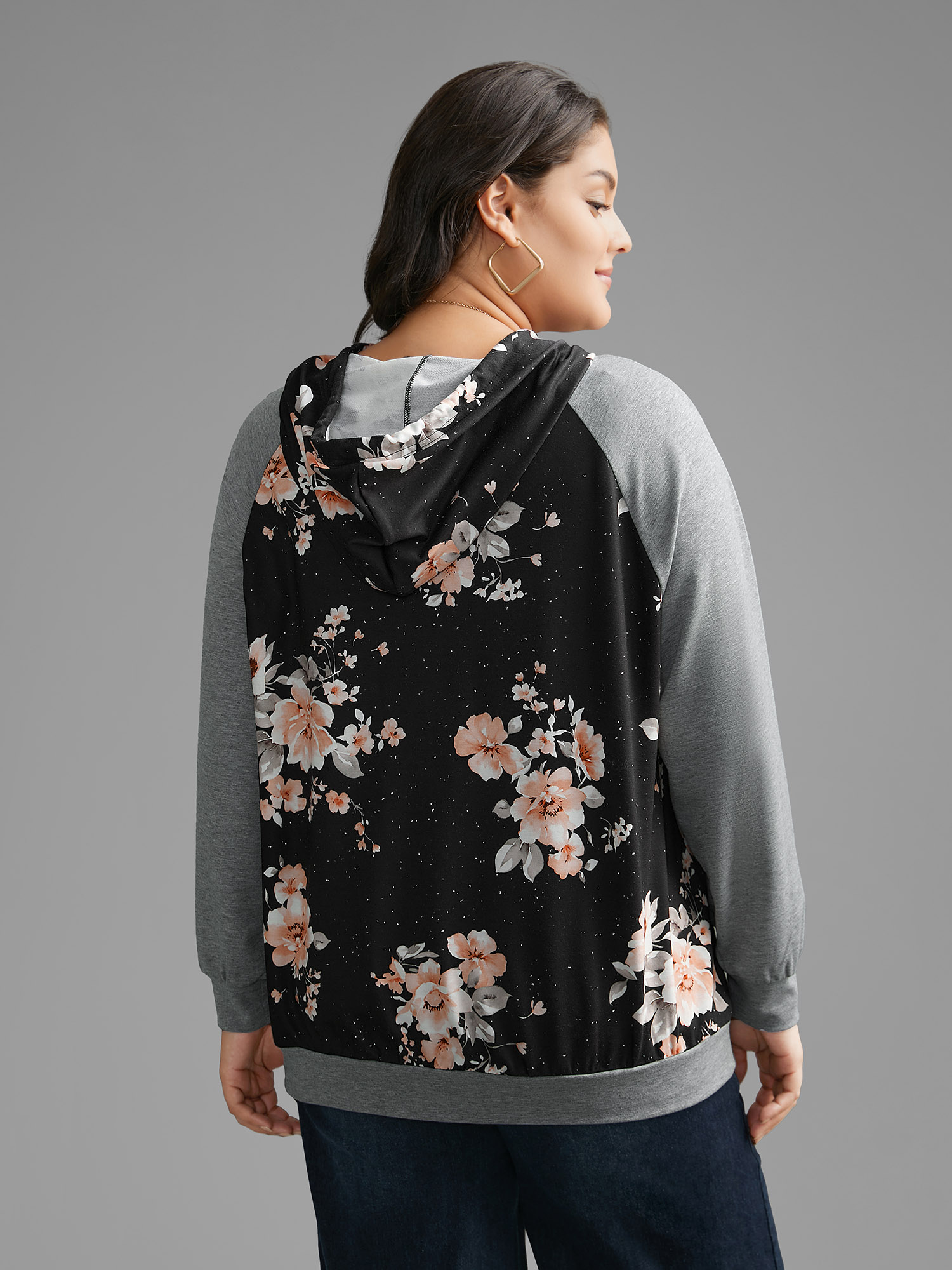 

Plus Size Floral Patchwork Hooded Drawstring Sweatshirt Women DarkGray Casual Contrast Hooded Everyday Sweatshirts BloomChic