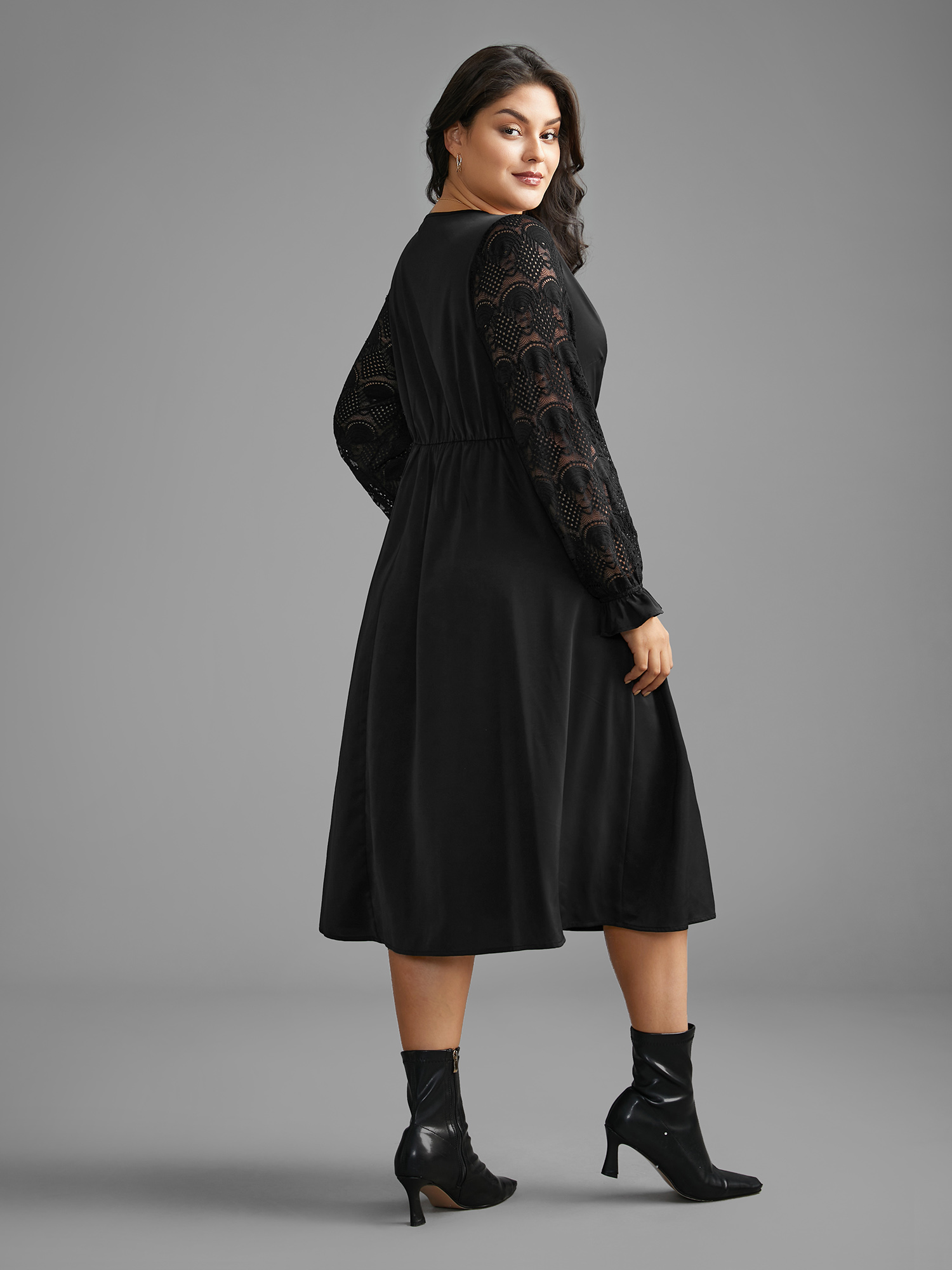 Plus Size V Neck Lace Patchwork Midi Dress Black Women Elegant Woven ribbon&lace trim V-neck Long Sleeve Curvy BloomChic 28/5X 