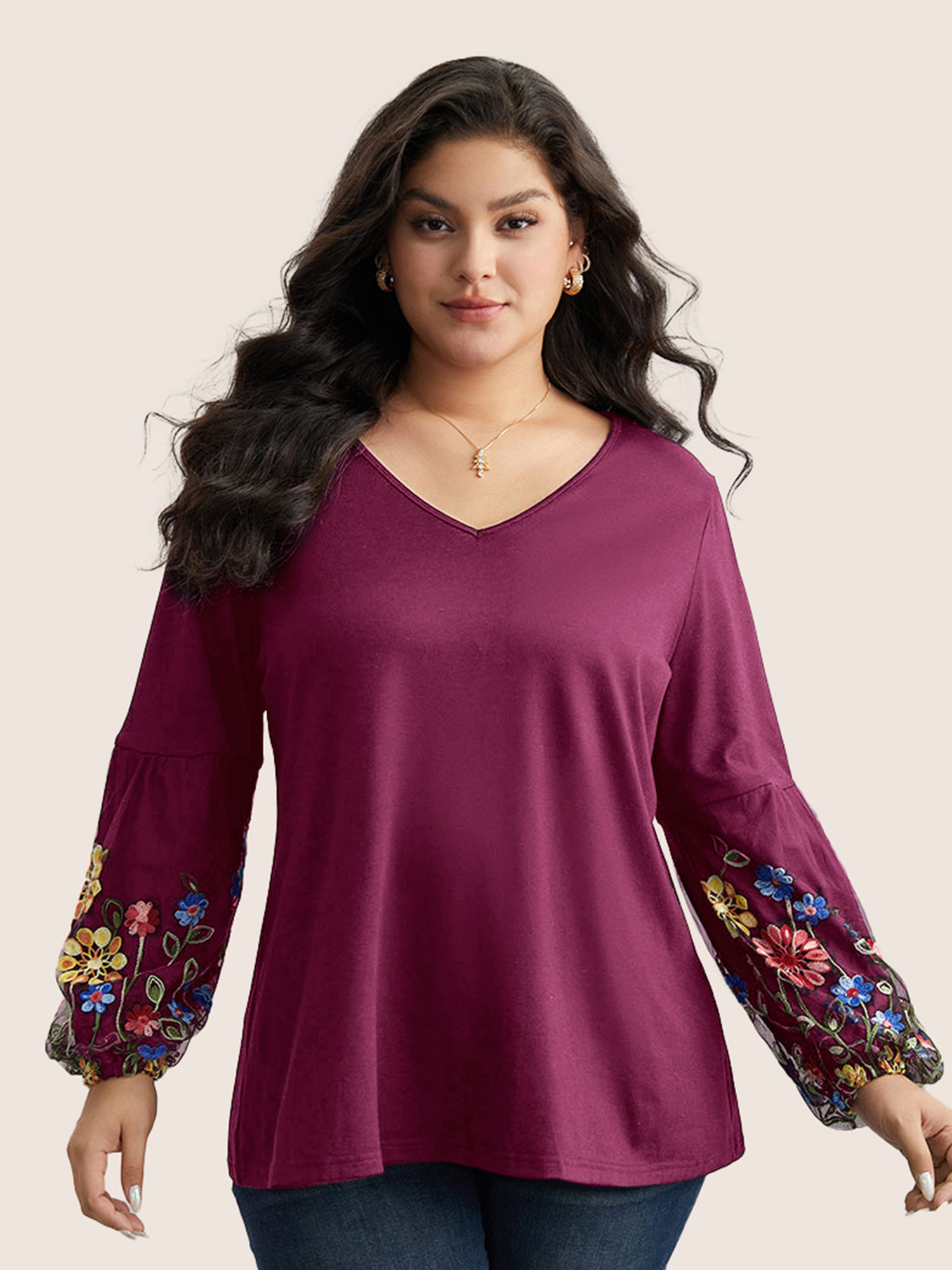 

Plus Size Floral Embroidered Lantern Sleeve T-shirt RedViolet V-neck Long Sleeve Elegant Jersey Tops