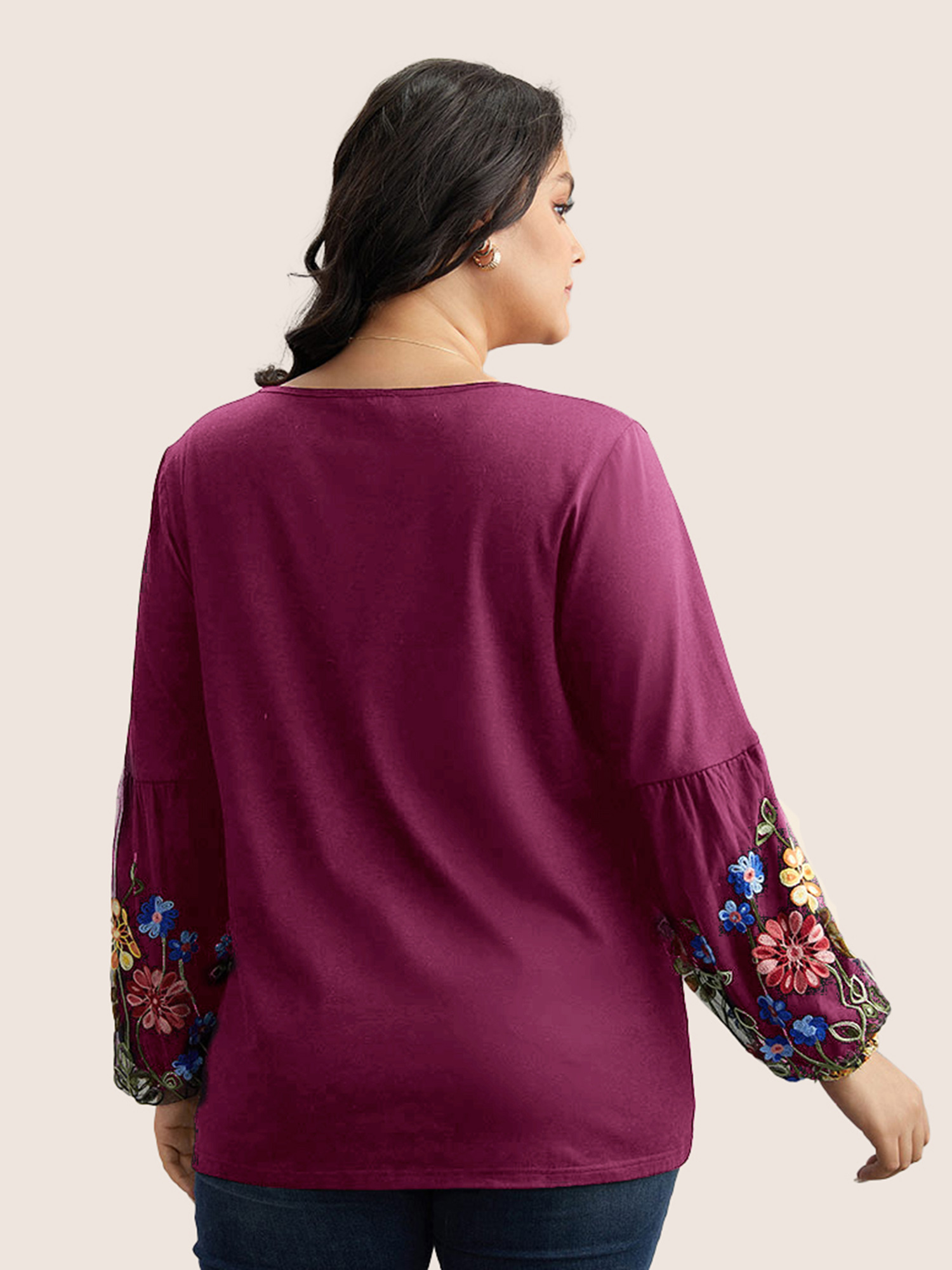 

Plus Size Floral Embroidered Lantern Sleeve T-shirt RedViolet V-neck Long Sleeve Elegant Jersey Tops