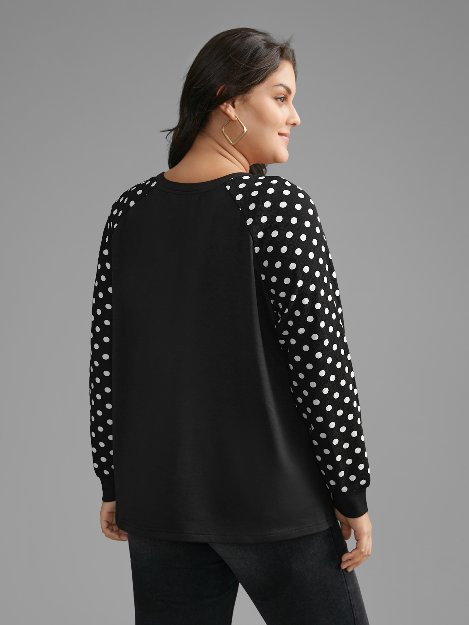 

Plus Size Polka Dot Patchwork Raglan Sleeve Sweatshirt Women Black Casual Contrast Loose Round Neck Everyday Sweatshirts BloomChic