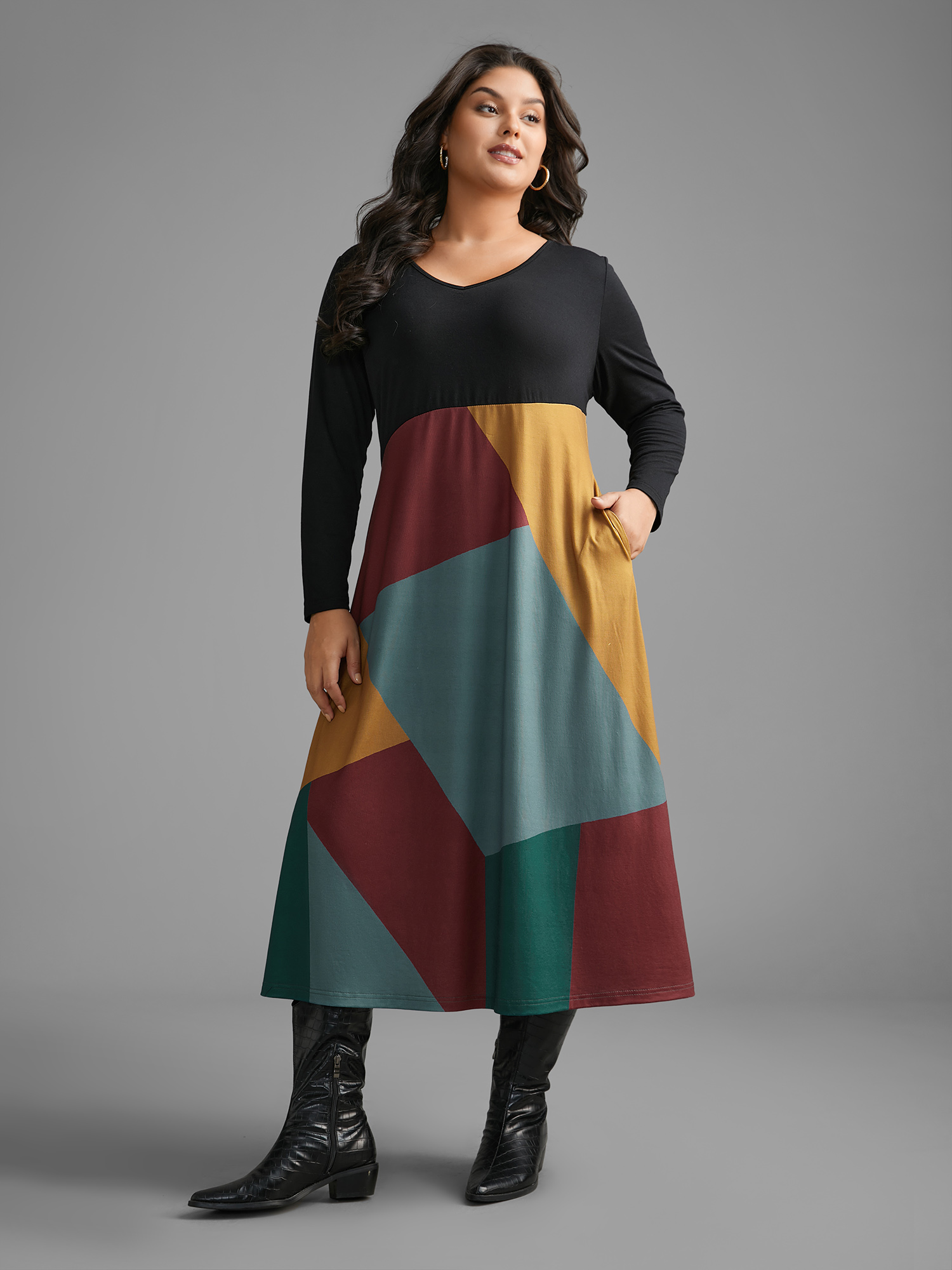 

Plus Size Supersoft Essentials Colorblock Contrast Midi Dress Black Women Casual Contrast V-neck Long Sleeve Curvy BloomChic