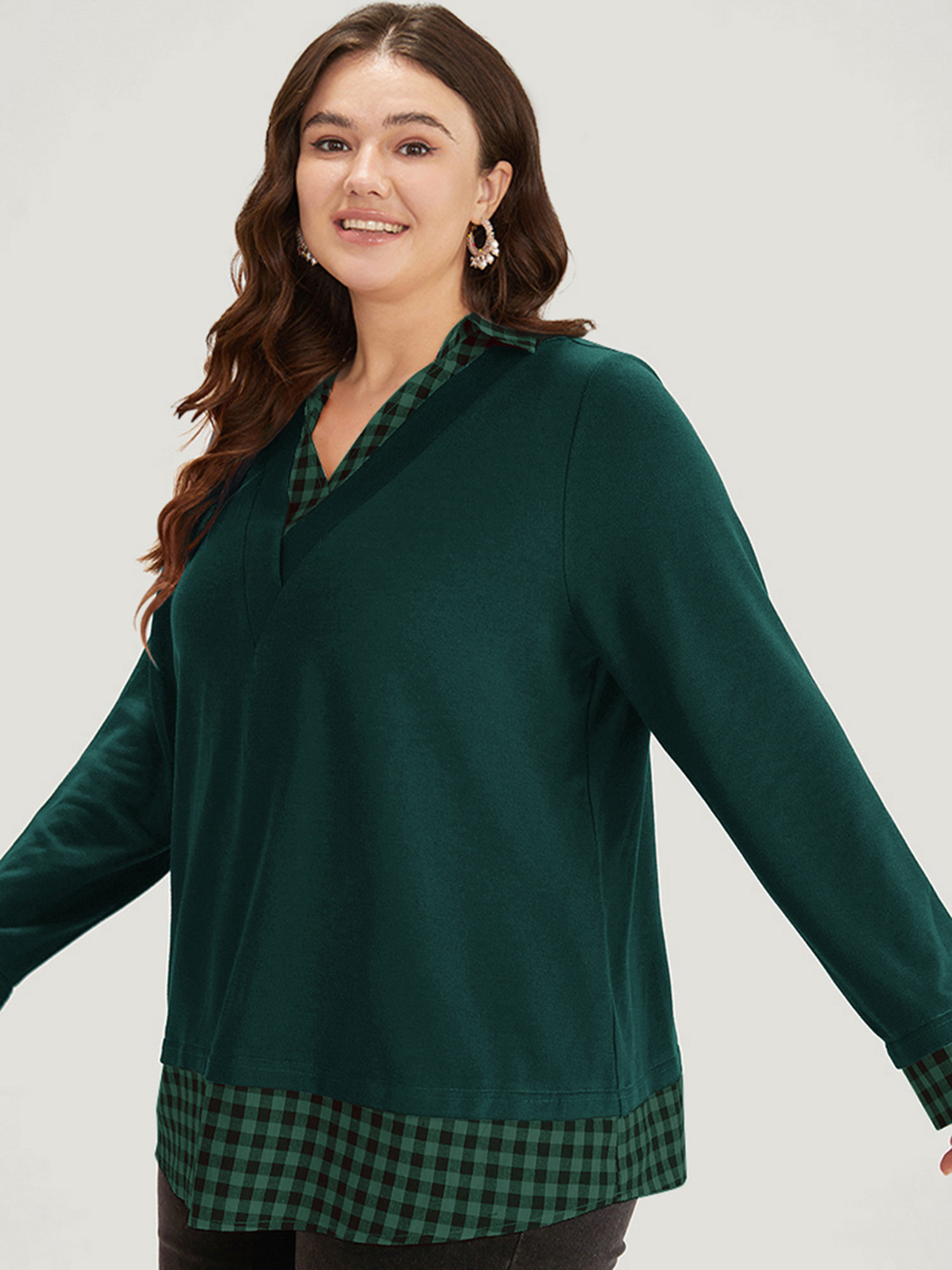 

Plus Size Gingham Patchwork Shirt Collar Arc Hem Sweatshirt Women Green Casual Patchwork V-neck Everyday Sweatshirts BloomChic