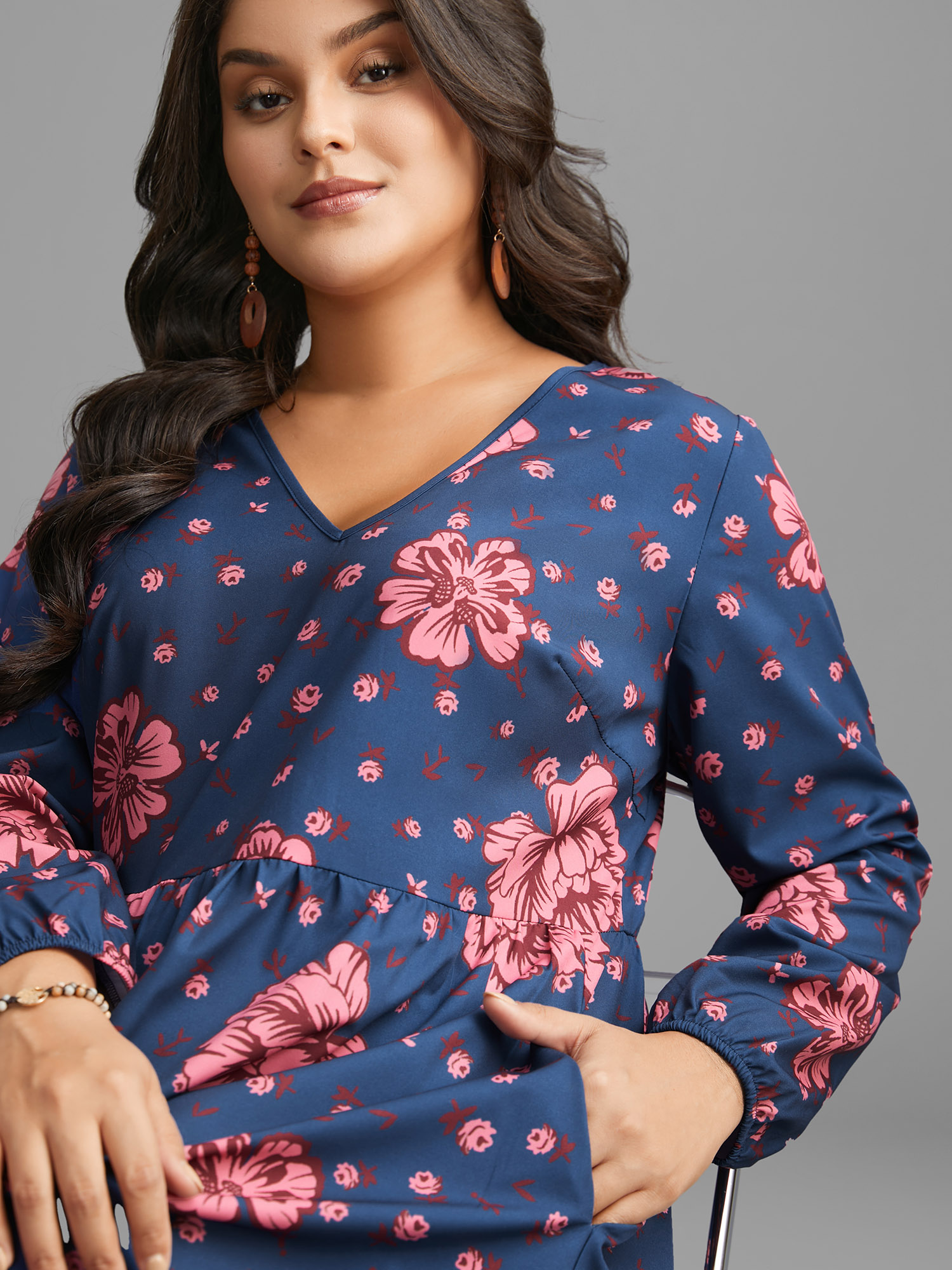 Plus Size Boho Print V Neck Elastic Waist Dress Midnight Women Resort Non V-neck Long Sleeve Curvy BloomChic 26/4X 