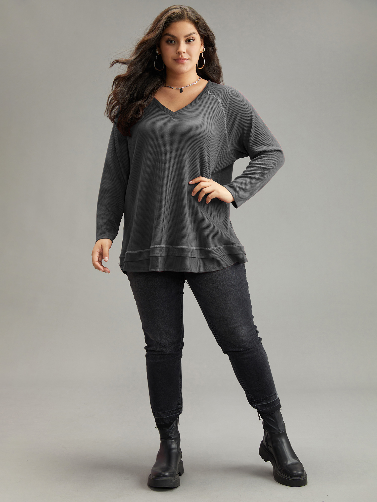 

Plus Size Plain Textured Stitch Raglan Sleeve Sweatshirt Women DarkGray Casual Plain V-neck Everyday Sweatshirts BloomChic