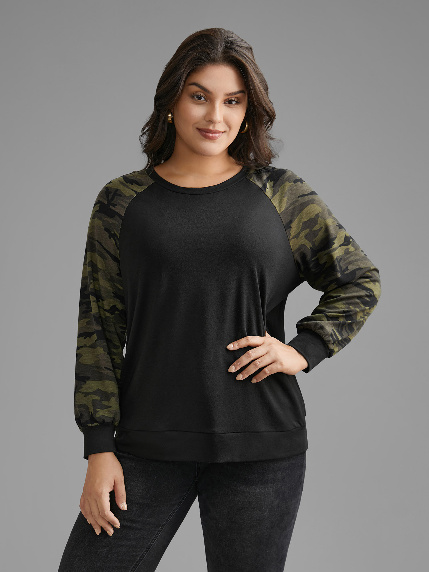 

Plus Size Camouflage Patchwork Raglan Sleeve Sweatshirt Women Black Casual Contrast Round Neck Everyday Sweatshirts BloomChic