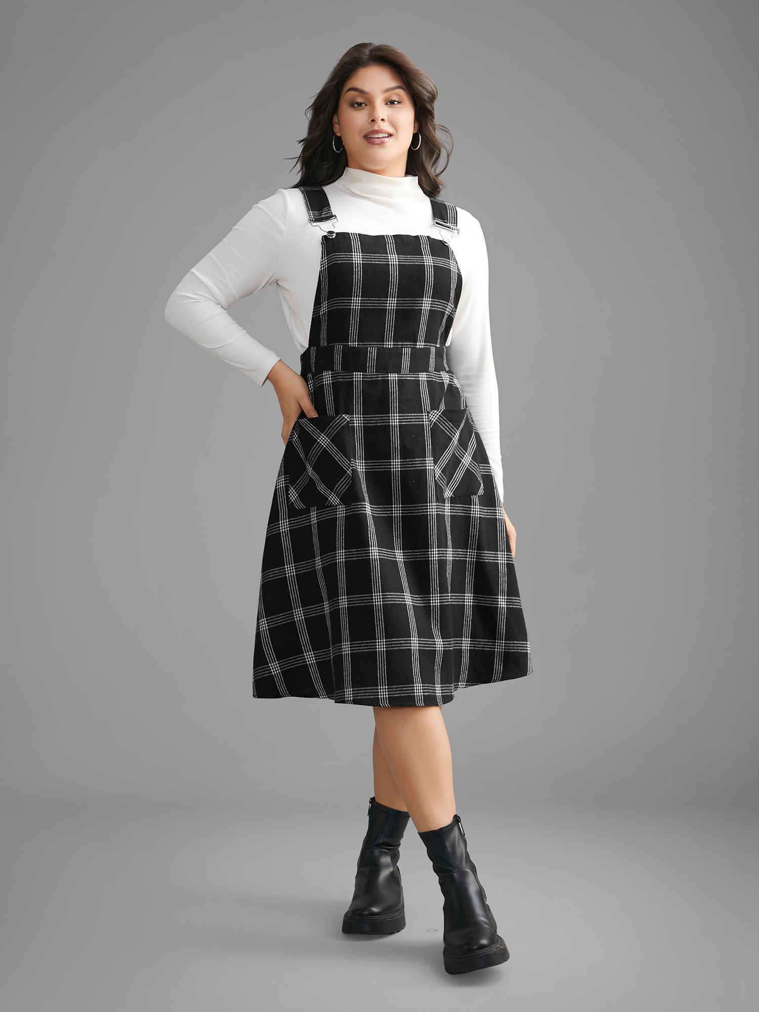 

Plus Size Plaid Square Neck Patched Pocket Dress Black Women Casual Non Square Neck Sleeveless Curvy BloomChic