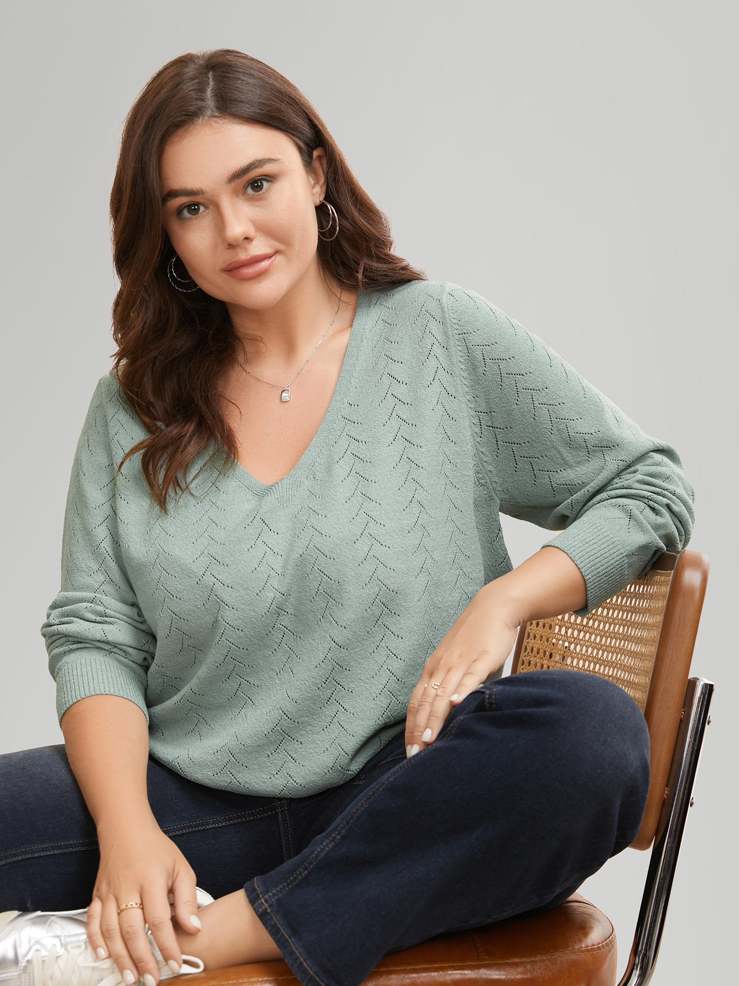 

Plus Size Texture V Neck Lightweight Pullover Greenbean Women Casual Long Sleeve V-neck Everyday Pullovers BloomChic