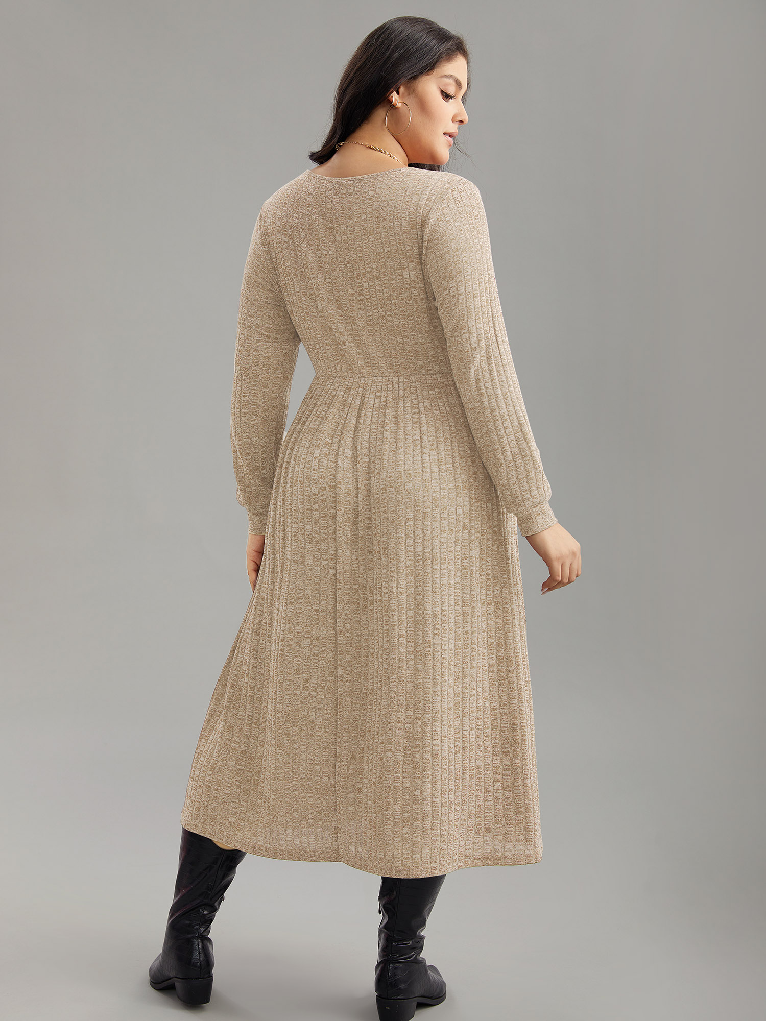 Plus Size Rib Knit Plain Plisse Long Sleeve Dress Beige Women Casual Rib Knit V-neck Long Sleeve Curvy Midi Dress BloomChic 12/L 
