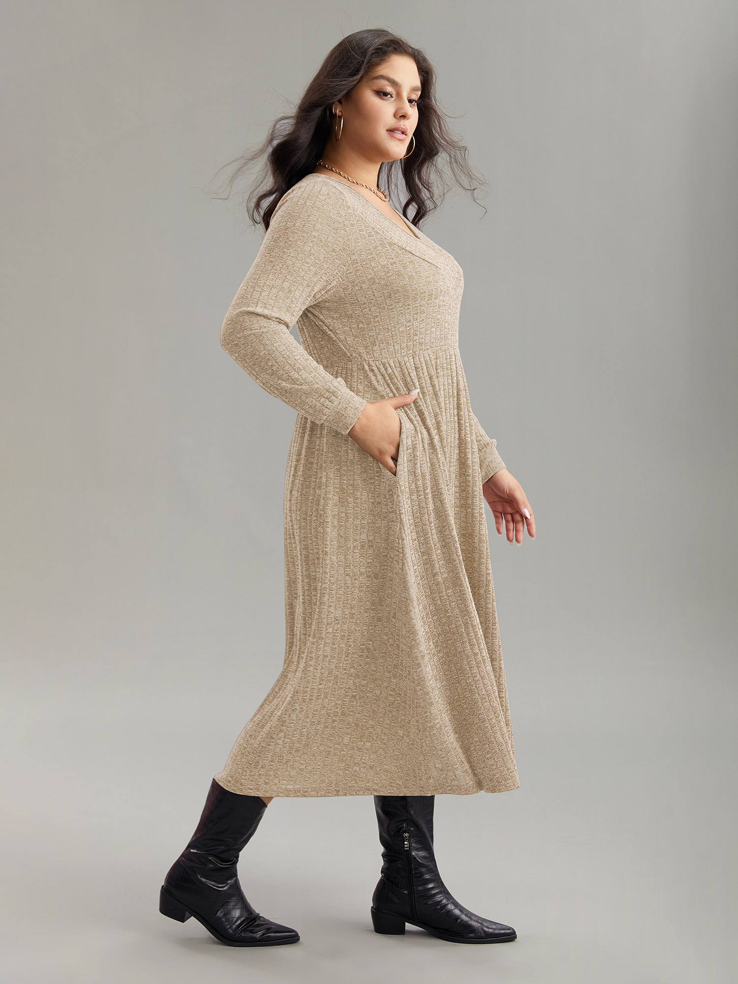 

Plus Size Rib Knit Plain Plisse Long Sleeve Dress Beige Women Casual Rib Knit V-neck Long Sleeve Curvy Midi Dress BloomChic