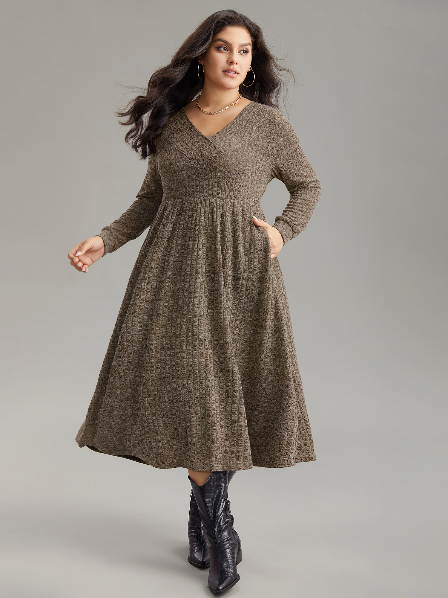 

Plus Size Rib Knit Plain Plisse Long Sleeve Dress DarkBrown Women Casual Rib Knit V-neck Long Sleeve Curvy Midi Dress BloomChic