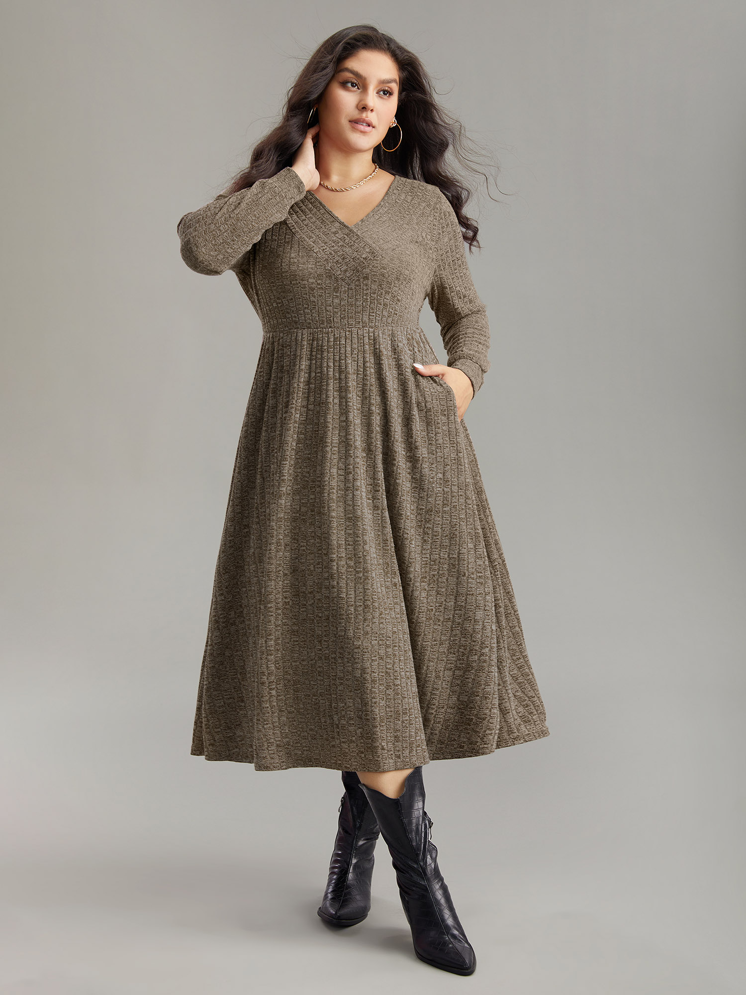 

Plus Size Rib Knit Plain Plisse Long Sleeve Dress DarkBrown Women Casual Rib Knit V-neck Long Sleeve Curvy Midi Dress BloomChic