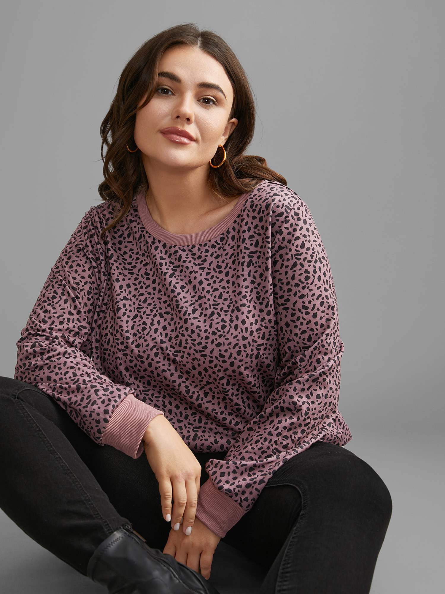 

Plus Size Leopard Print Crew Neck Stretchy Sweatshirt Women DustyPink Casual Contrast Round Neck Everyday Sweatshirts BloomChic