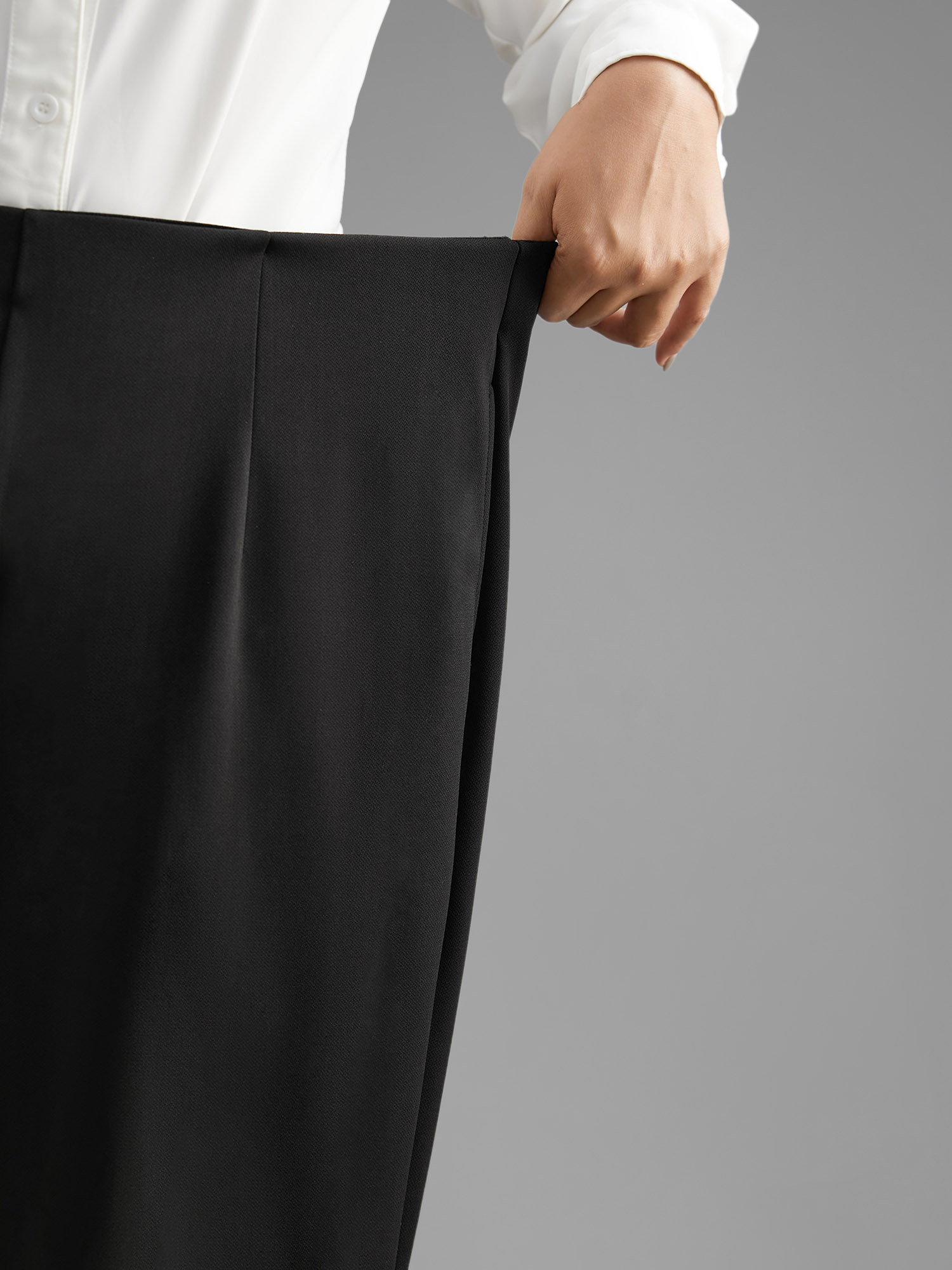 Plus Size Solid Elastic Waist Pleated Wide Leg Pants Women Black At the Office Wide Leg Mid Rise Work Pants BloomChic 18-20/2X 