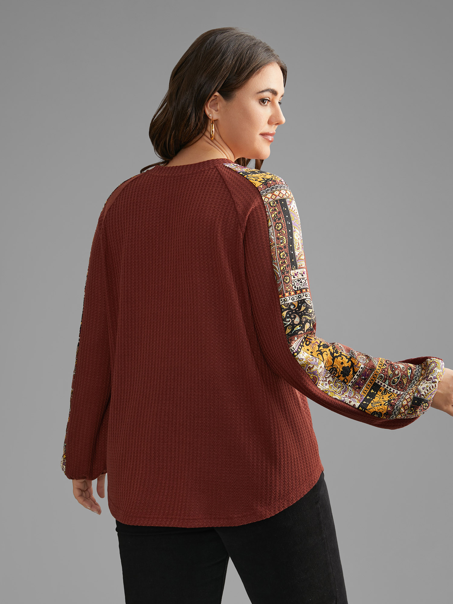 

Plus Size Bandana Patchwork Waffle Knit T-shirt Maroon Women Casual Texture V-neck Loose Everyday T-shirts BloomChic