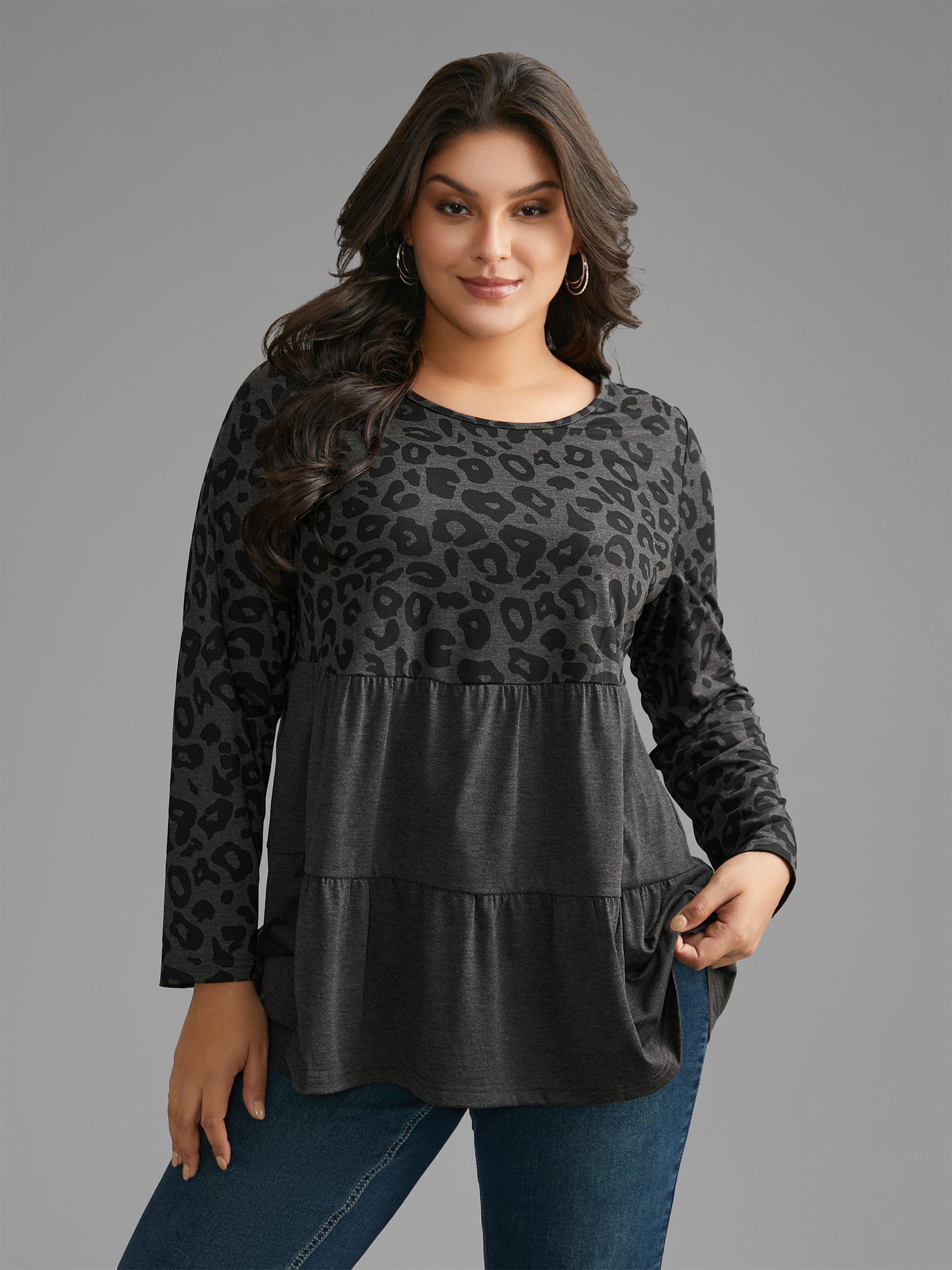 

Plus Size Leopard Print Ruffle Layered Hem Jersey Top DimGray Round Neck Extra Long Sleeve Casual Jersey Tops