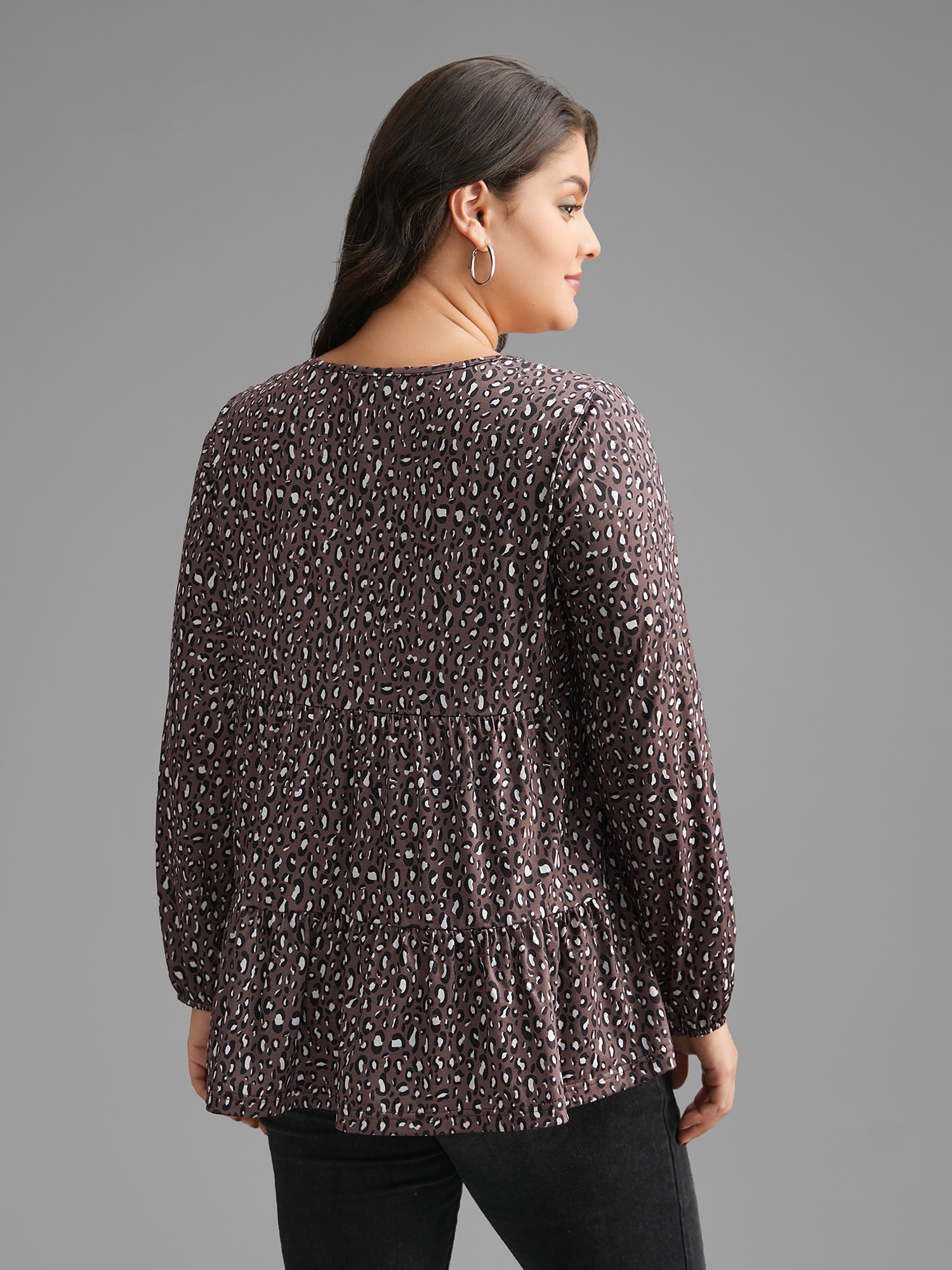 

Plus Size Leopard Print Ruffle Layered Hem Jersey Top DarkBrown Round Neck Extra Long Sleeve Casual Jersey Tops