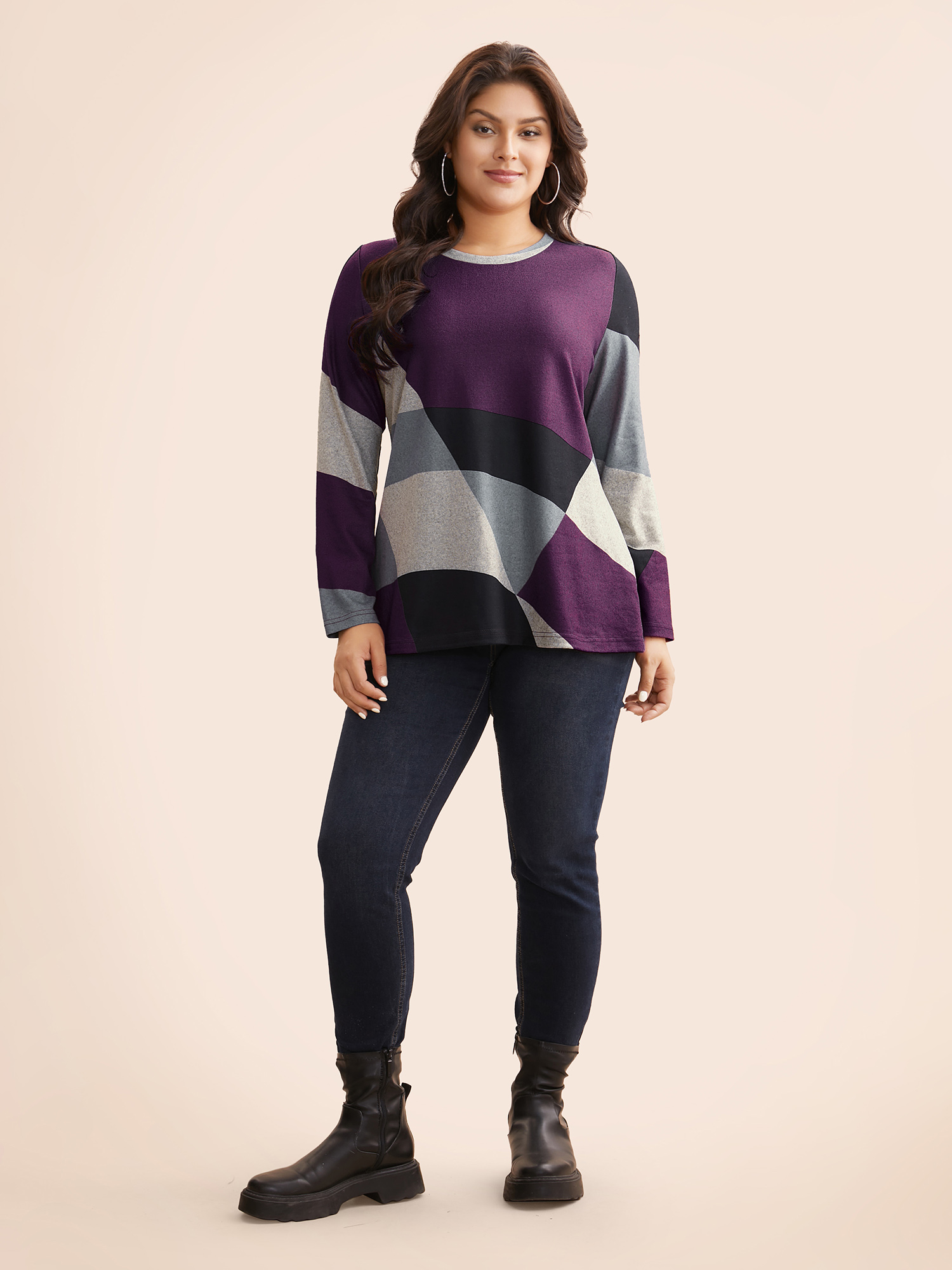 

Plus Size Round Neck Colorblock Contrast T-shirt Eggplant Women Casual Contrast Non Everyday T-shirts BloomChic