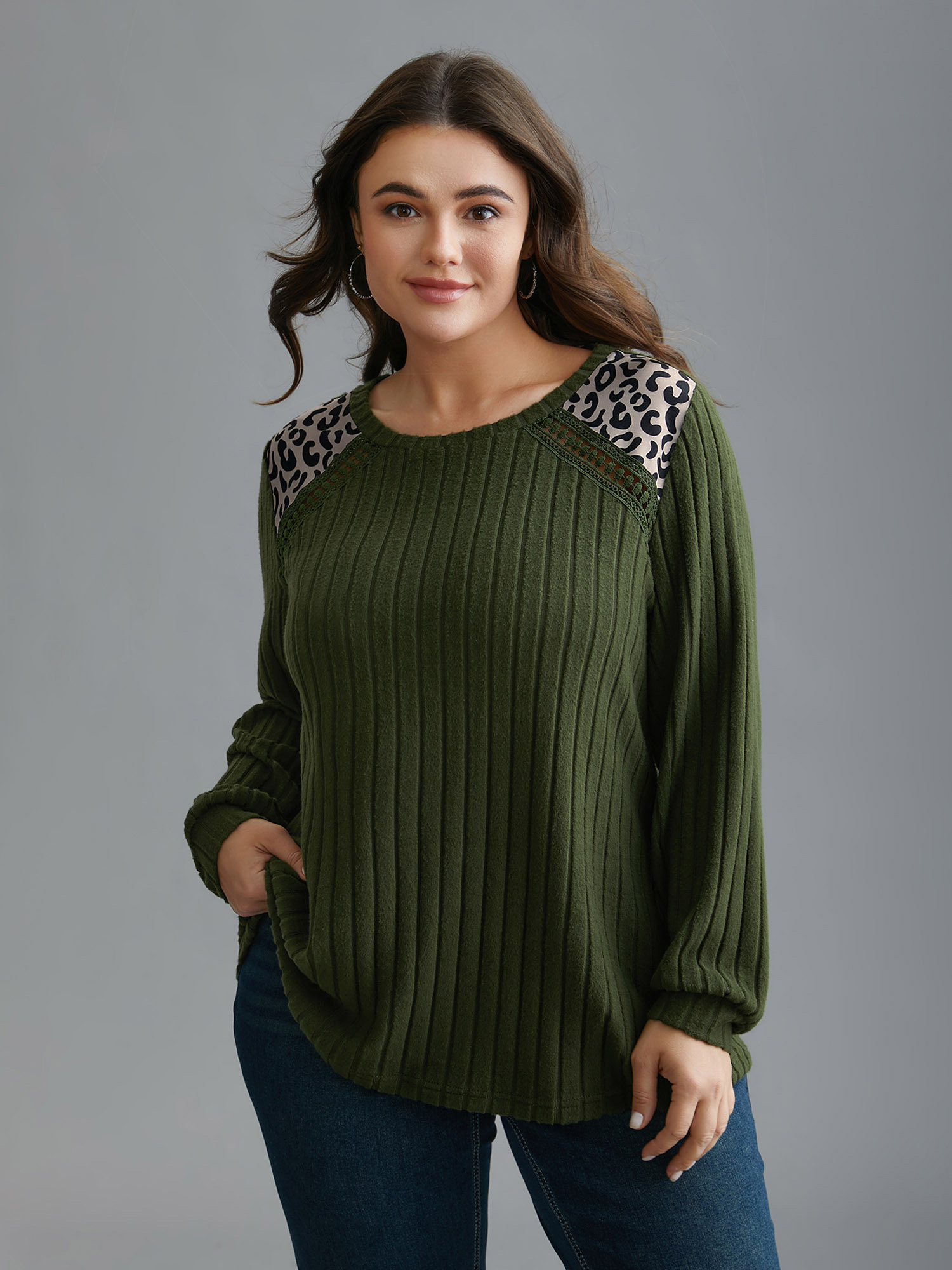 

Plus Size Leopard Shoulders Stretchy Textured T-shirt DarkGreen Women Casual Woven ribbon&lace trim Round Neck Everyday T-shirts BloomChic