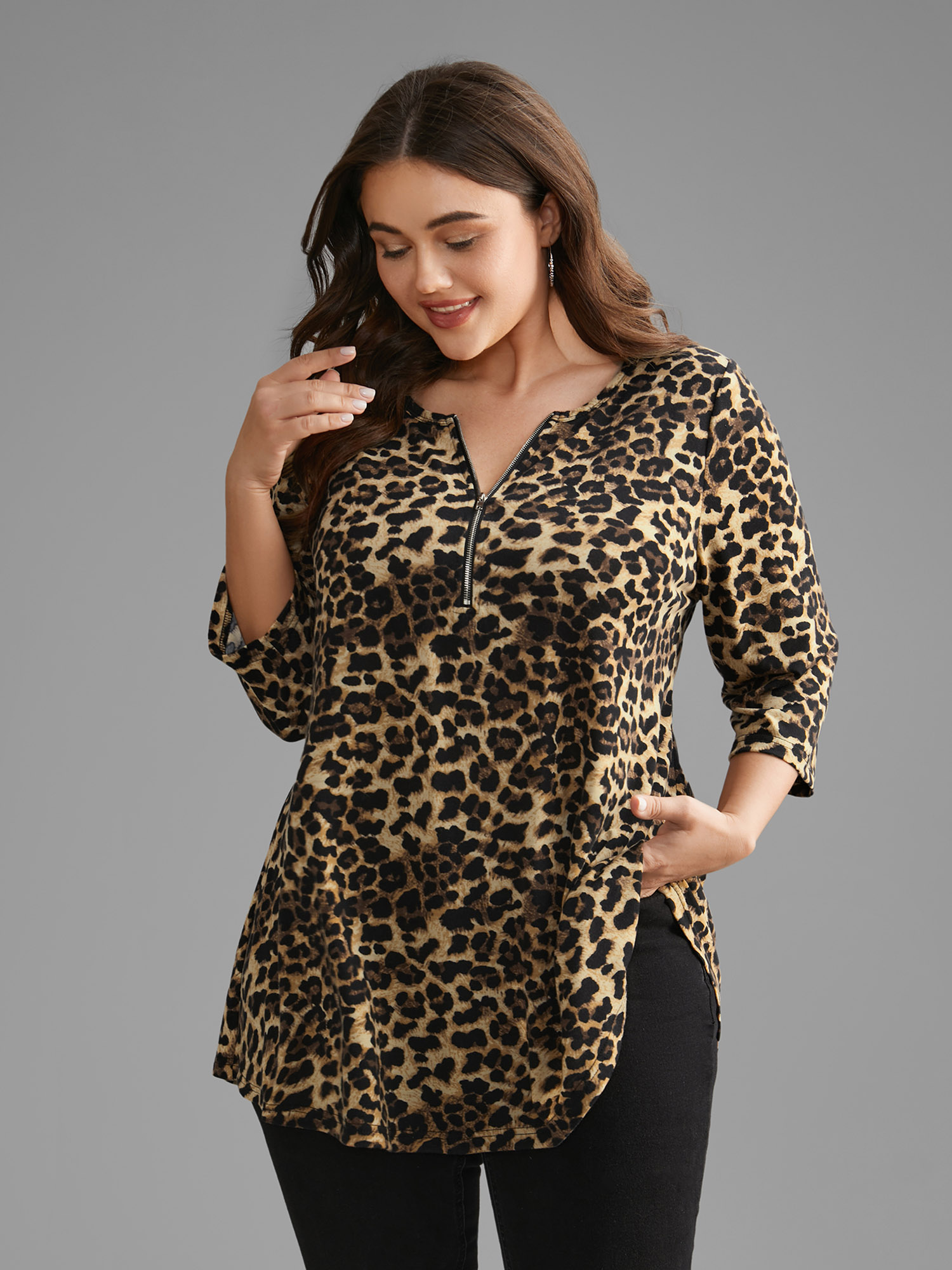 

Plus Size Leopard Print Half Zipper Arc Hem T-shirt Leopard Women Casual Non Round Neck Loose Everyday T-shirts BloomChic