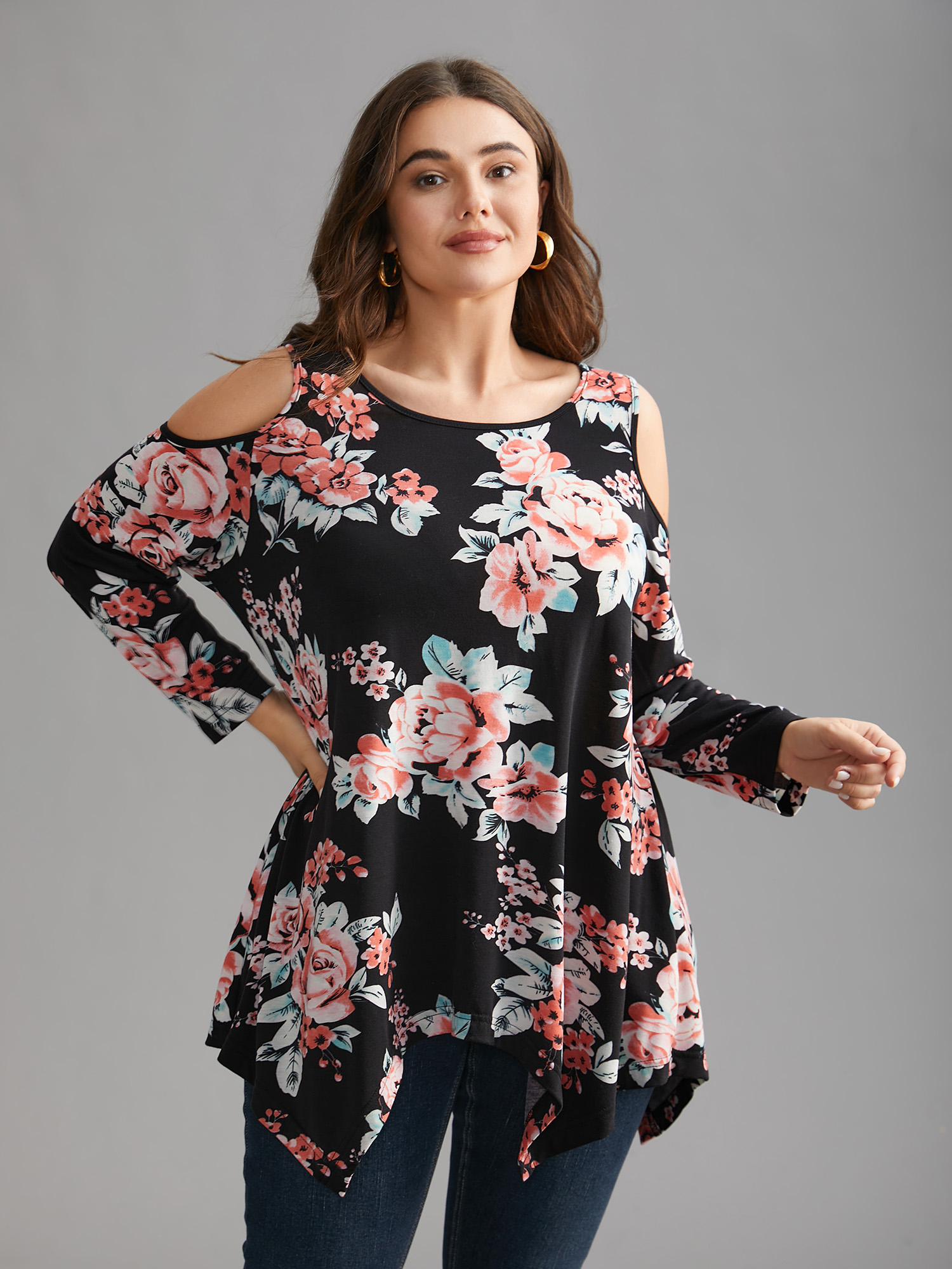 

Plus Size Floral Print Shoulder Cut-Out T-shirt Black Women Elegant Contrast Natural Flowers Round Neck Loose Everyday T-shirts BloomChic