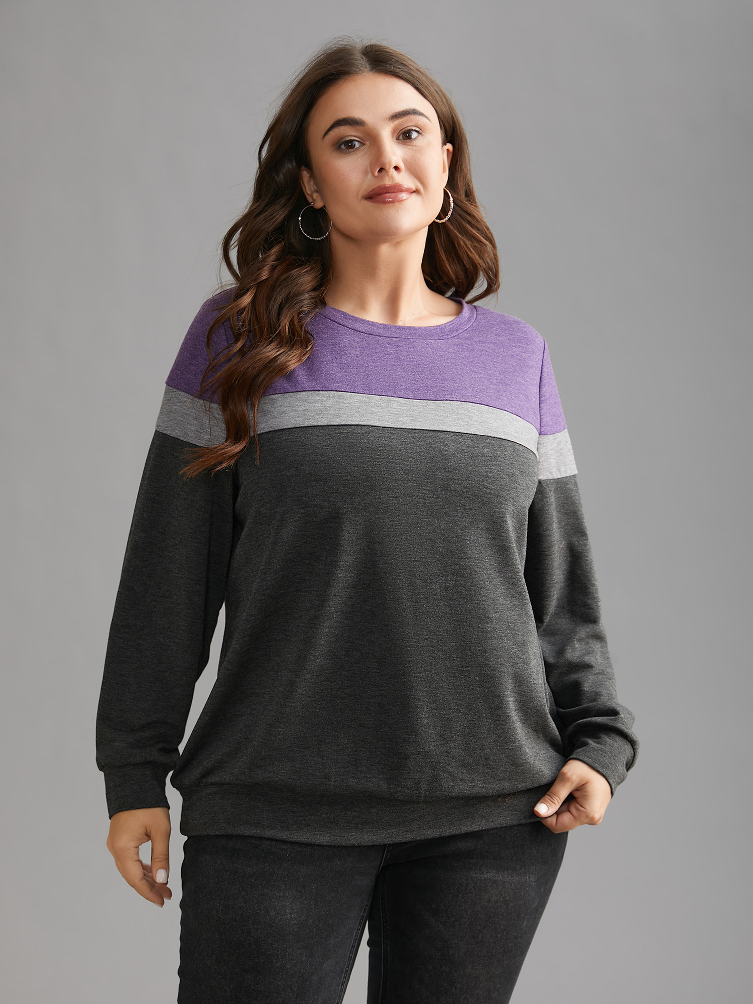 Plus Size Colorblock Contrast Round Neck Sweatshirt Women DimGray Casual Contrast Loose Round Neck Everyday Sweatshirts BloomChic 28/5X 