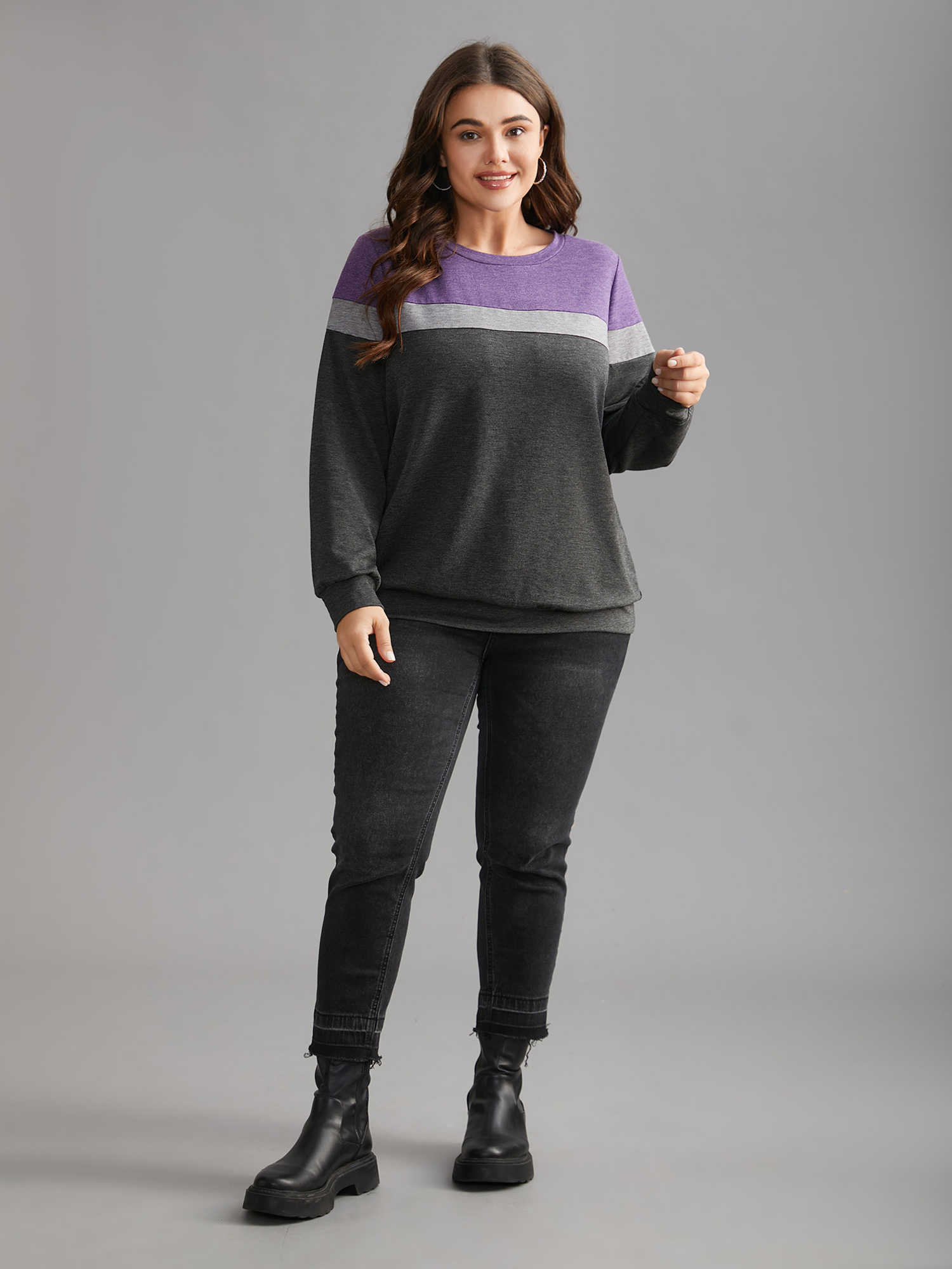 Plus Size Colorblock Contrast Round Neck Sweatshirt Women DimGray Casual Contrast Loose Round Neck Everyday Sweatshirts BloomChic 28/5X 