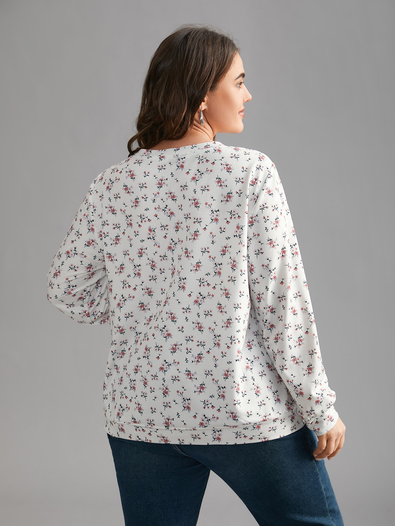 Plus Size Ditsy Floral Round Neck Sweatshirt Women Multicolor Casual Contrast Loose Round Neck Everyday Sweatshirts BloomChic 22-24/3X 