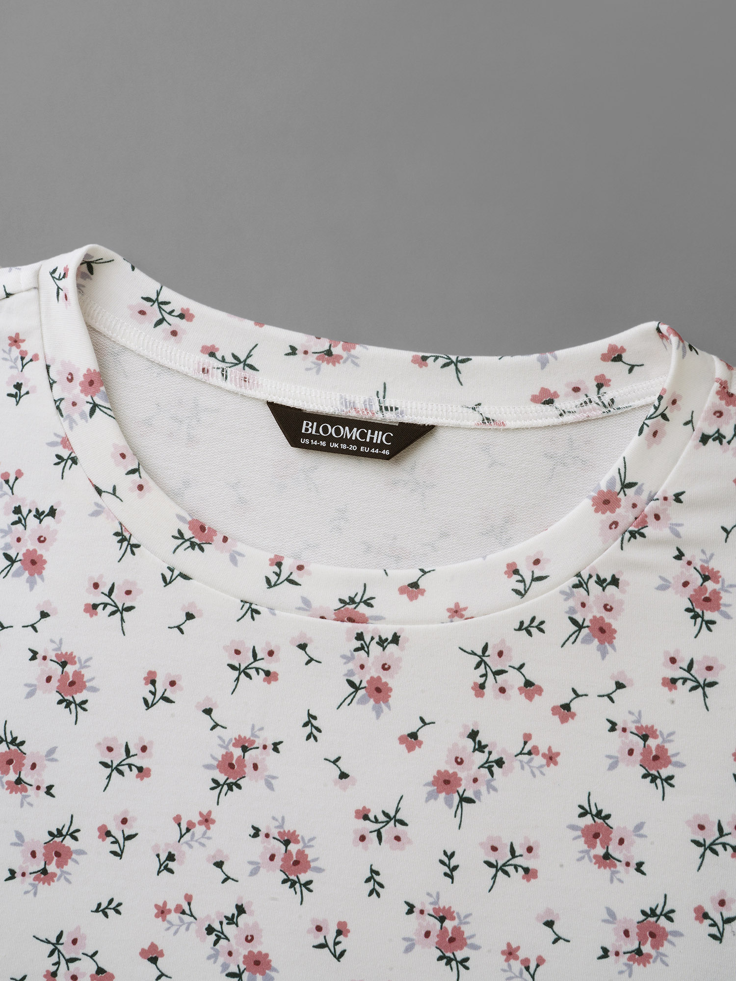 Plus Size Ditsy Floral Round Neck Sweatshirt Women Multicolor Casual Contrast Loose Round Neck Everyday Sweatshirts BloomChic 22-24/3X 