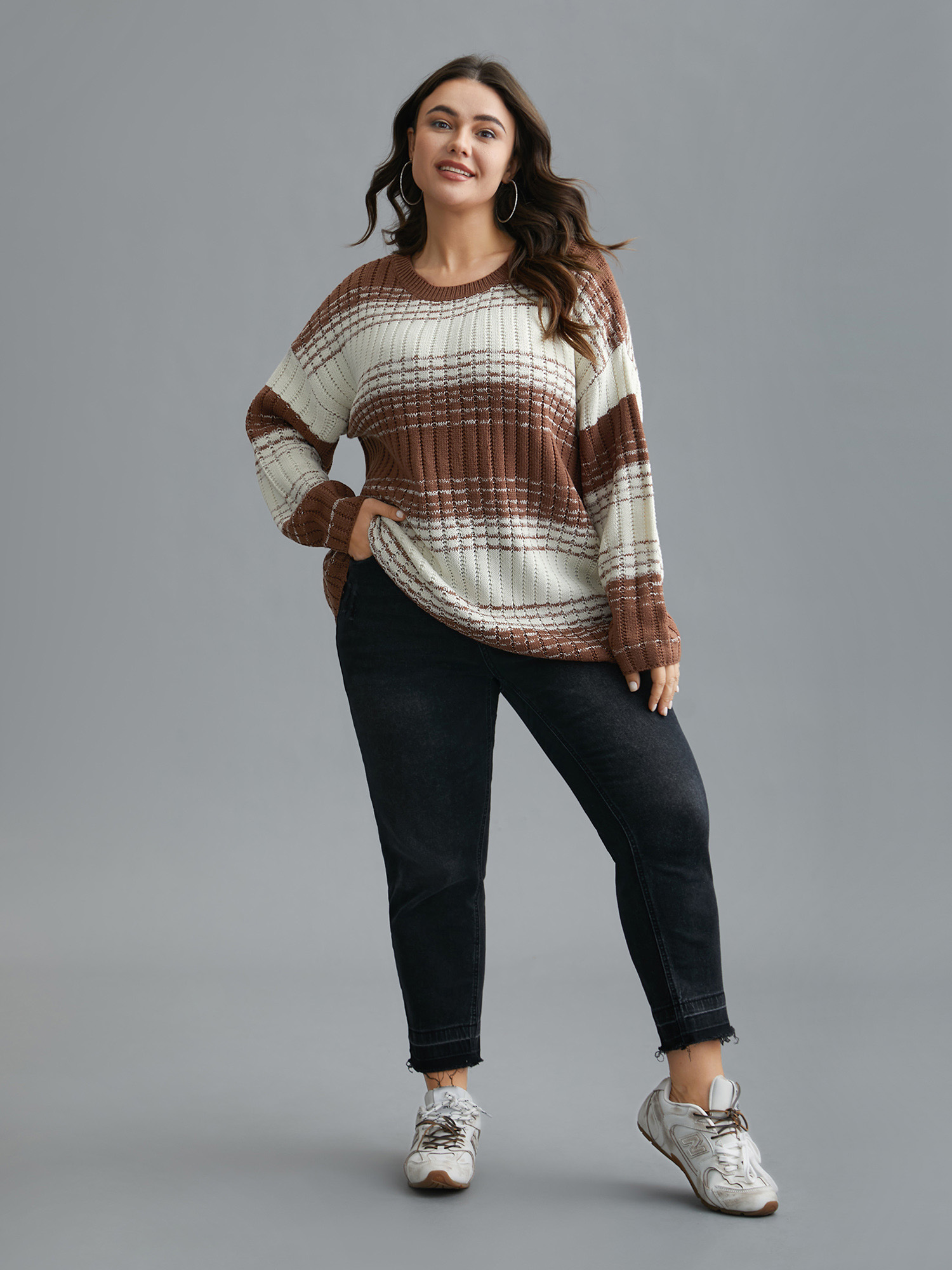 

Plus Size Contrast Textured Crew Neck Pullover Browncoffeecolor Women Casual Loose Long Sleeve Round Neck Everyday Pullovers BloomChic