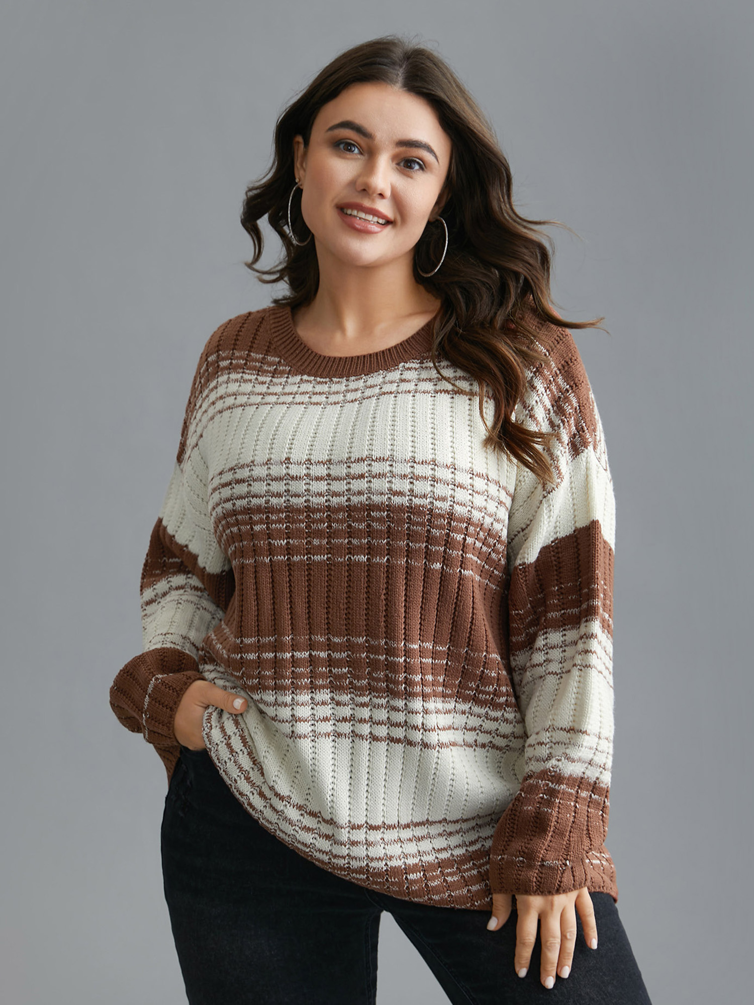 

Plus Size Contrast Textured Crew Neck Pullover Browncoffeecolor Women Casual Loose Long Sleeve Round Neck Everyday Pullovers BloomChic